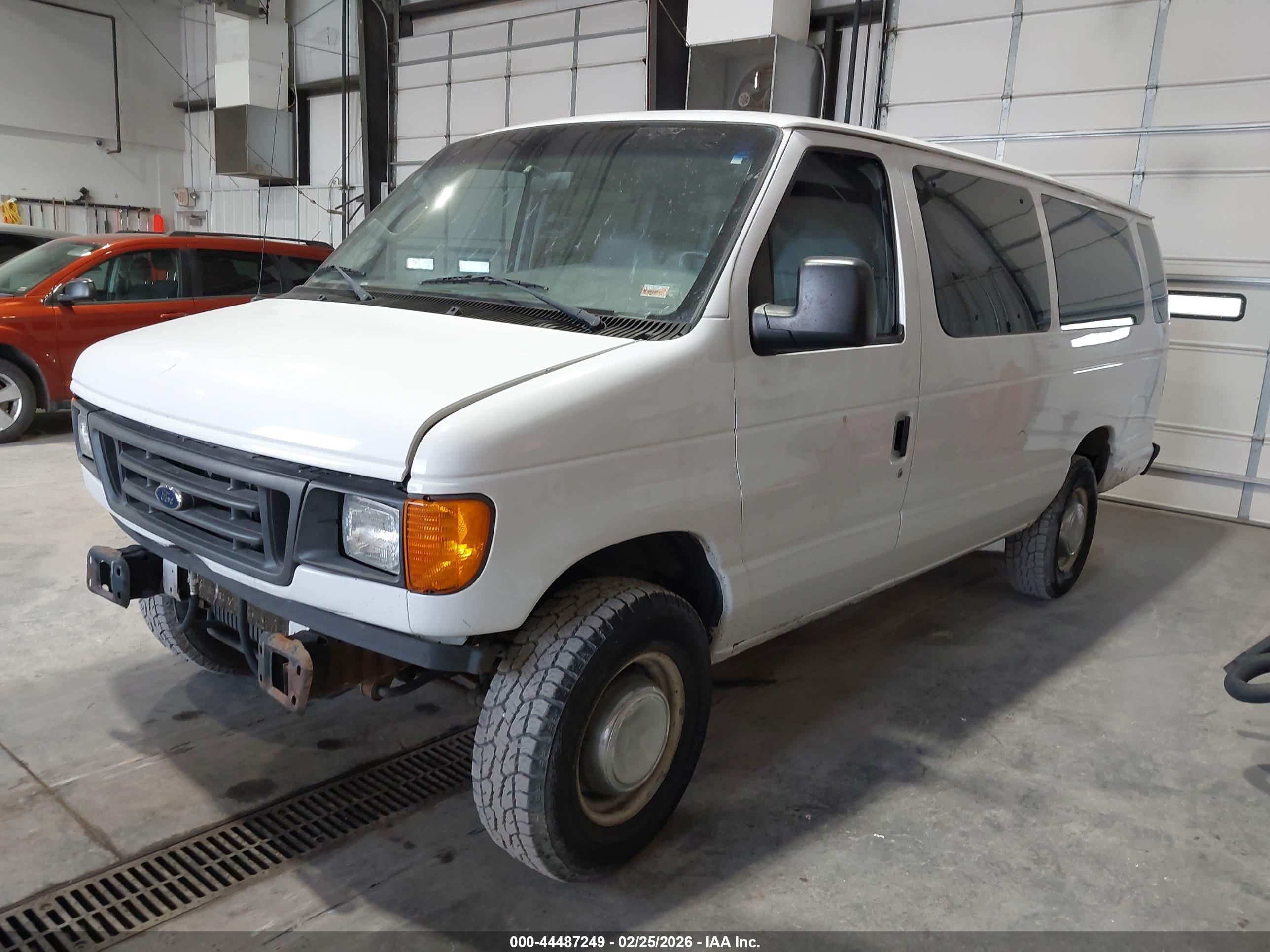 FORD E-350 image 2