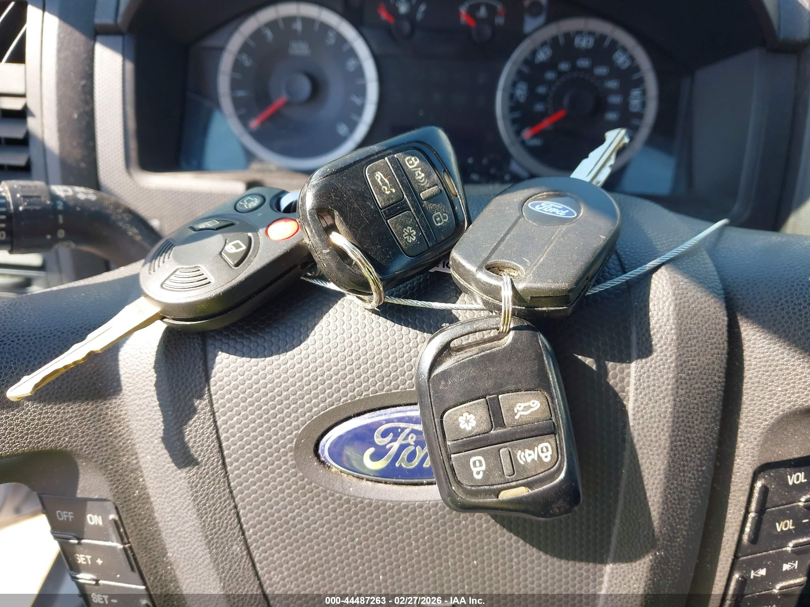 FORD ESCAPE image 11