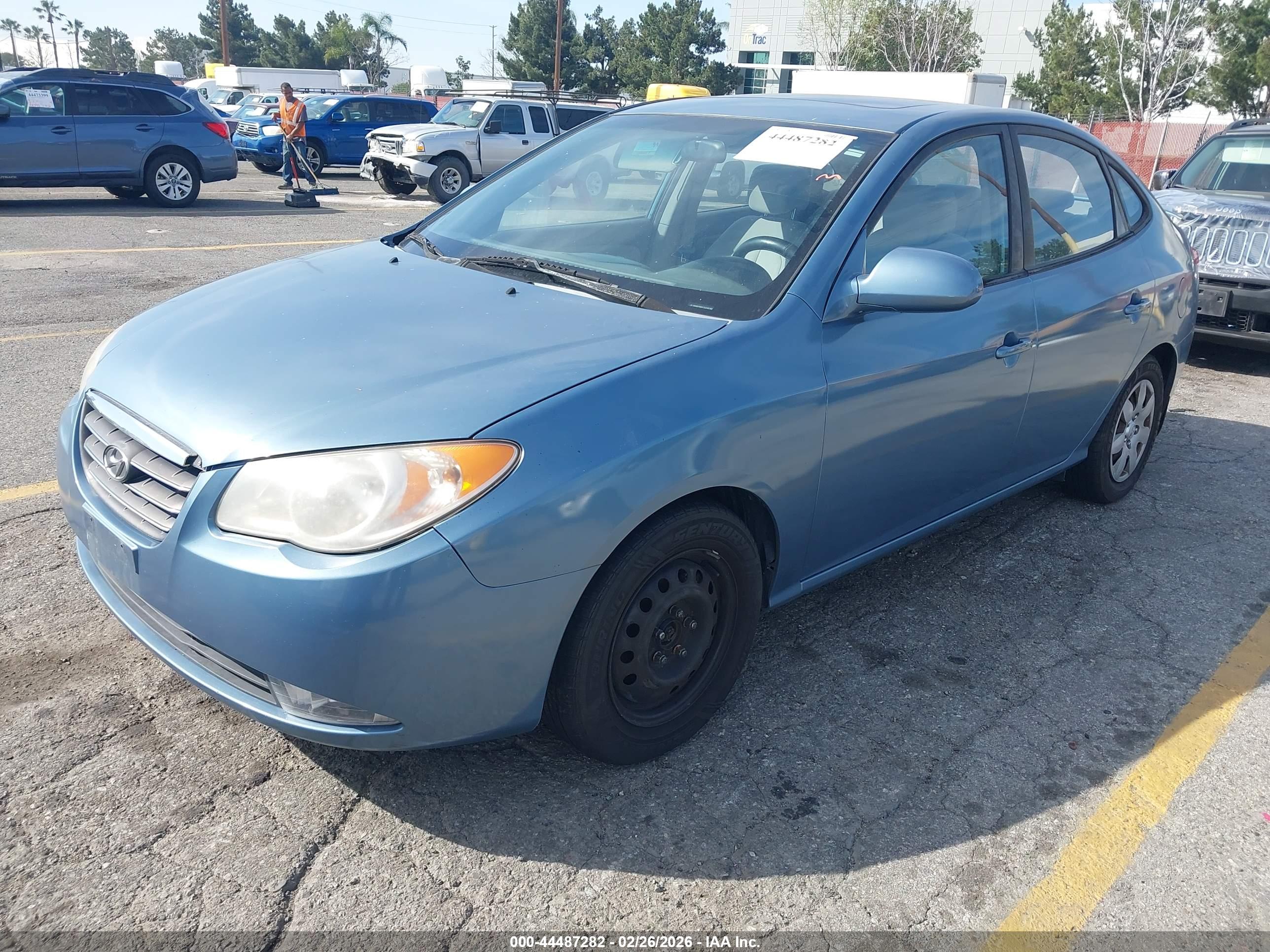 HYUNDAI ELANTRA image 2