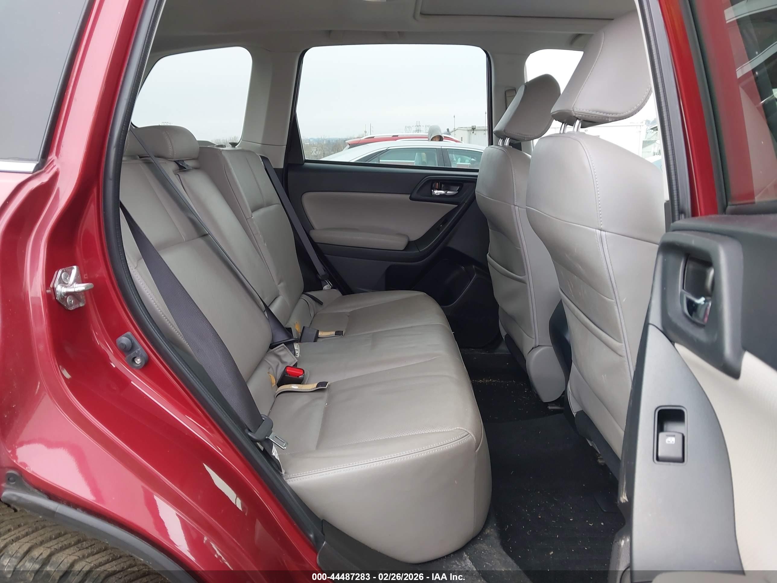 SUBARU FORESTER image 8