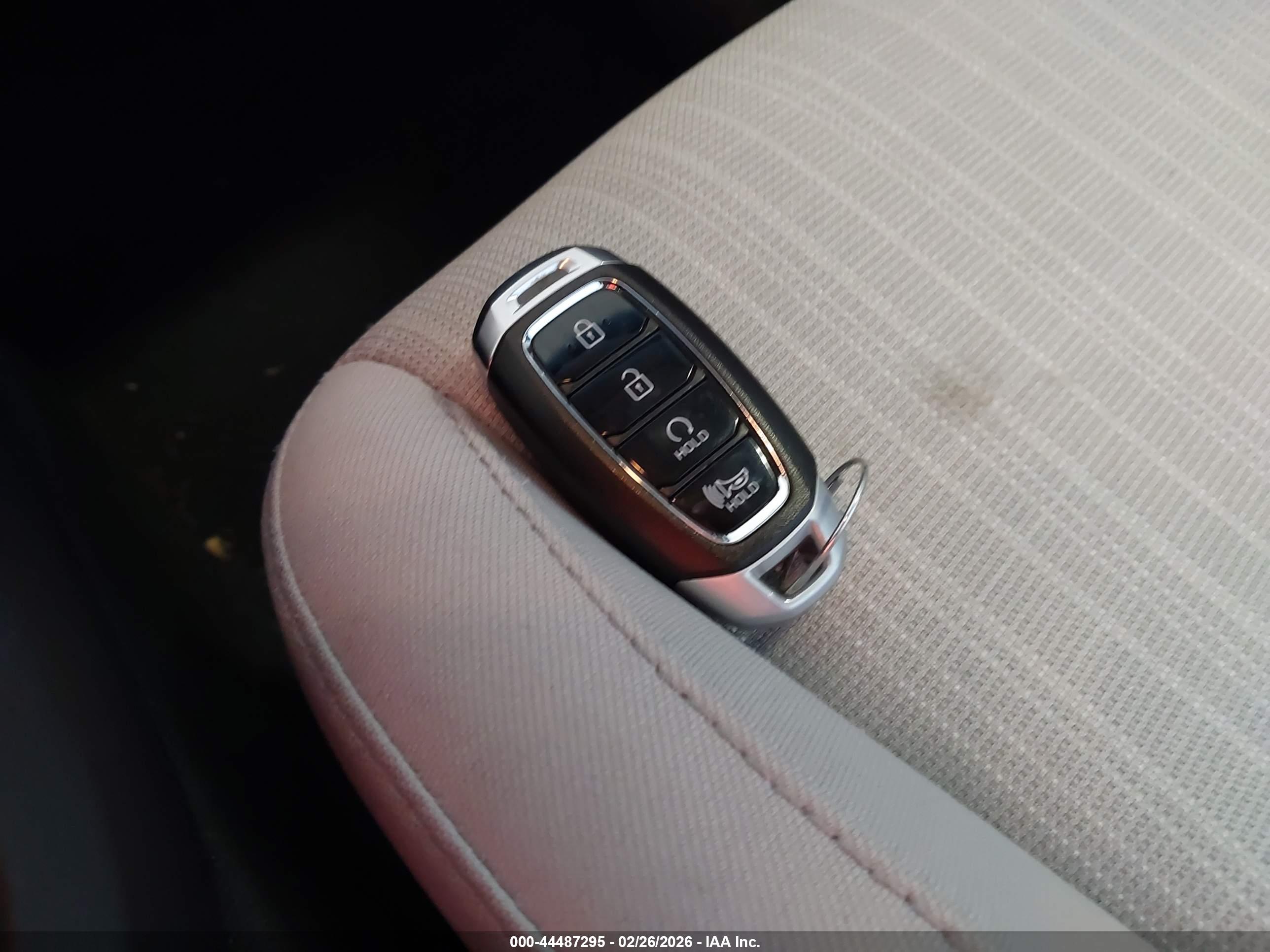 HYUNDAI KONA image 11