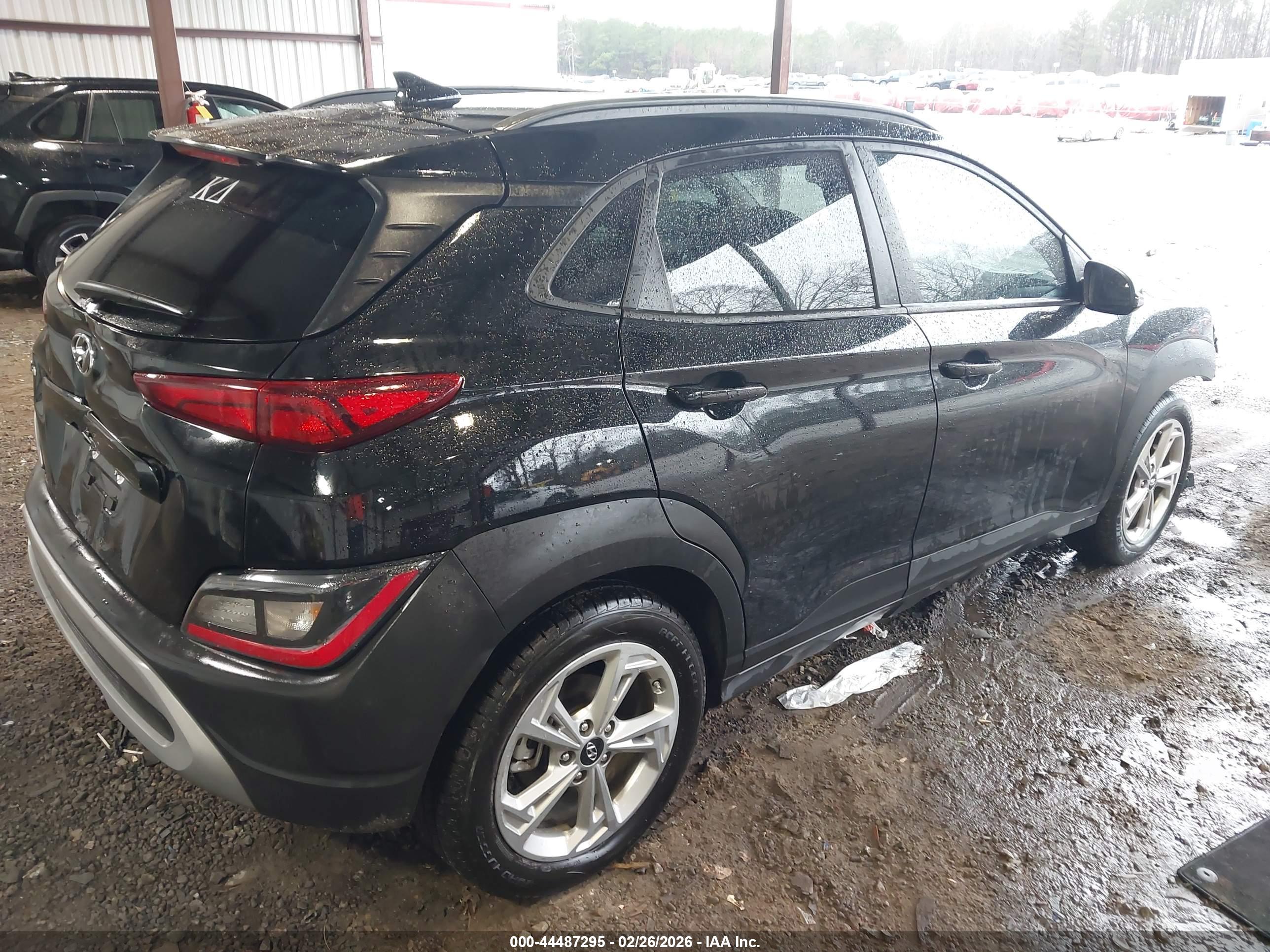 HYUNDAI KONA image 4