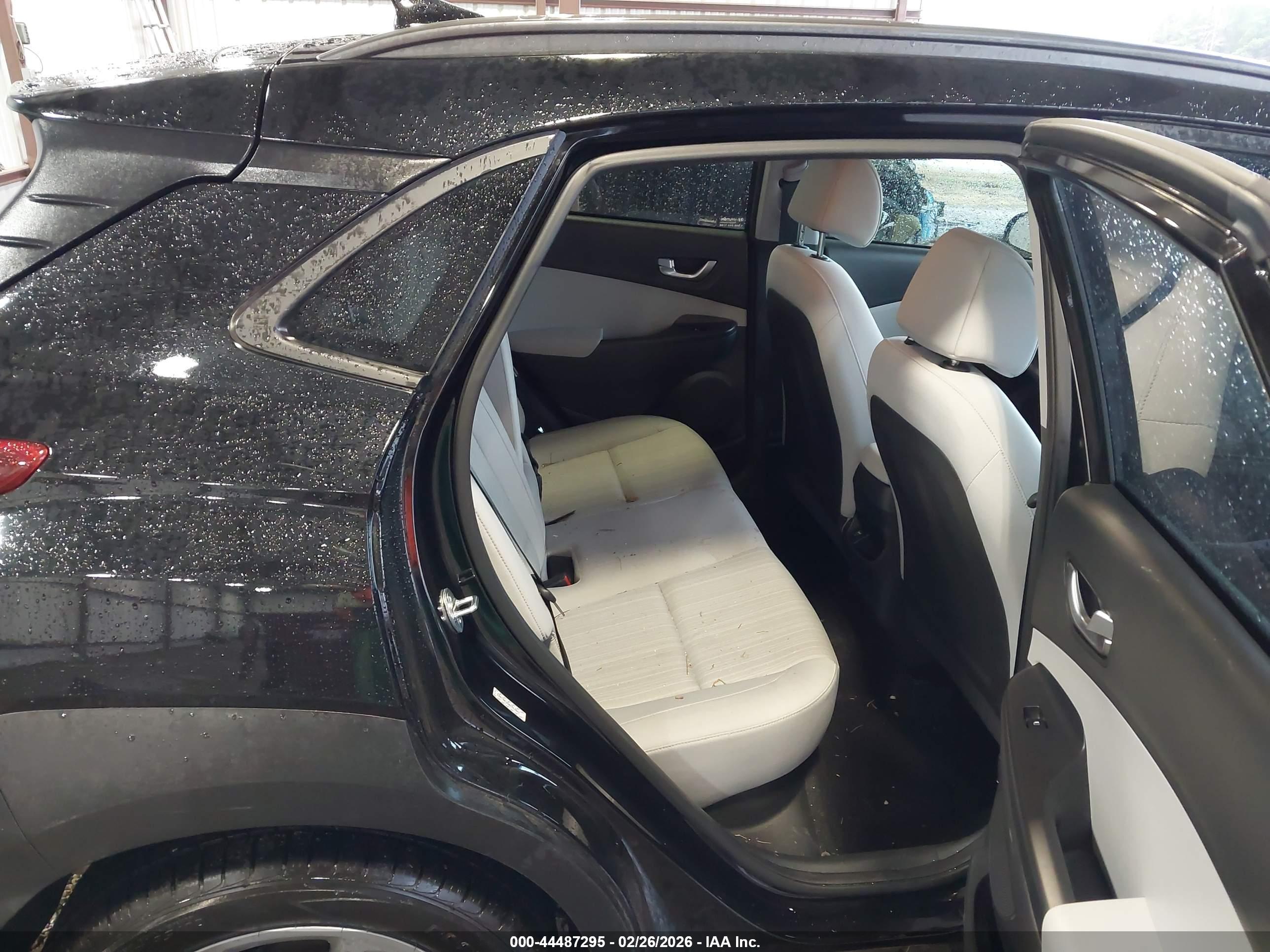 HYUNDAI KONA image 8