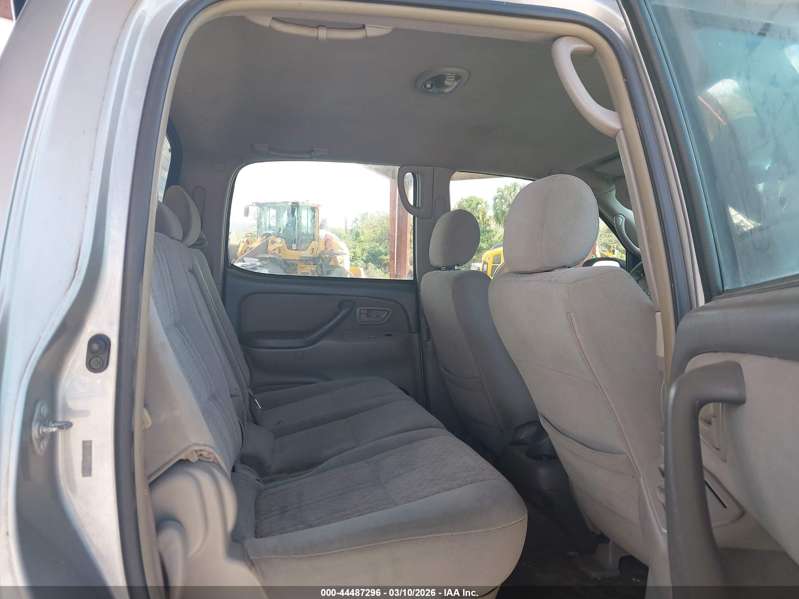 TOYOTA TUNDRA image 8
