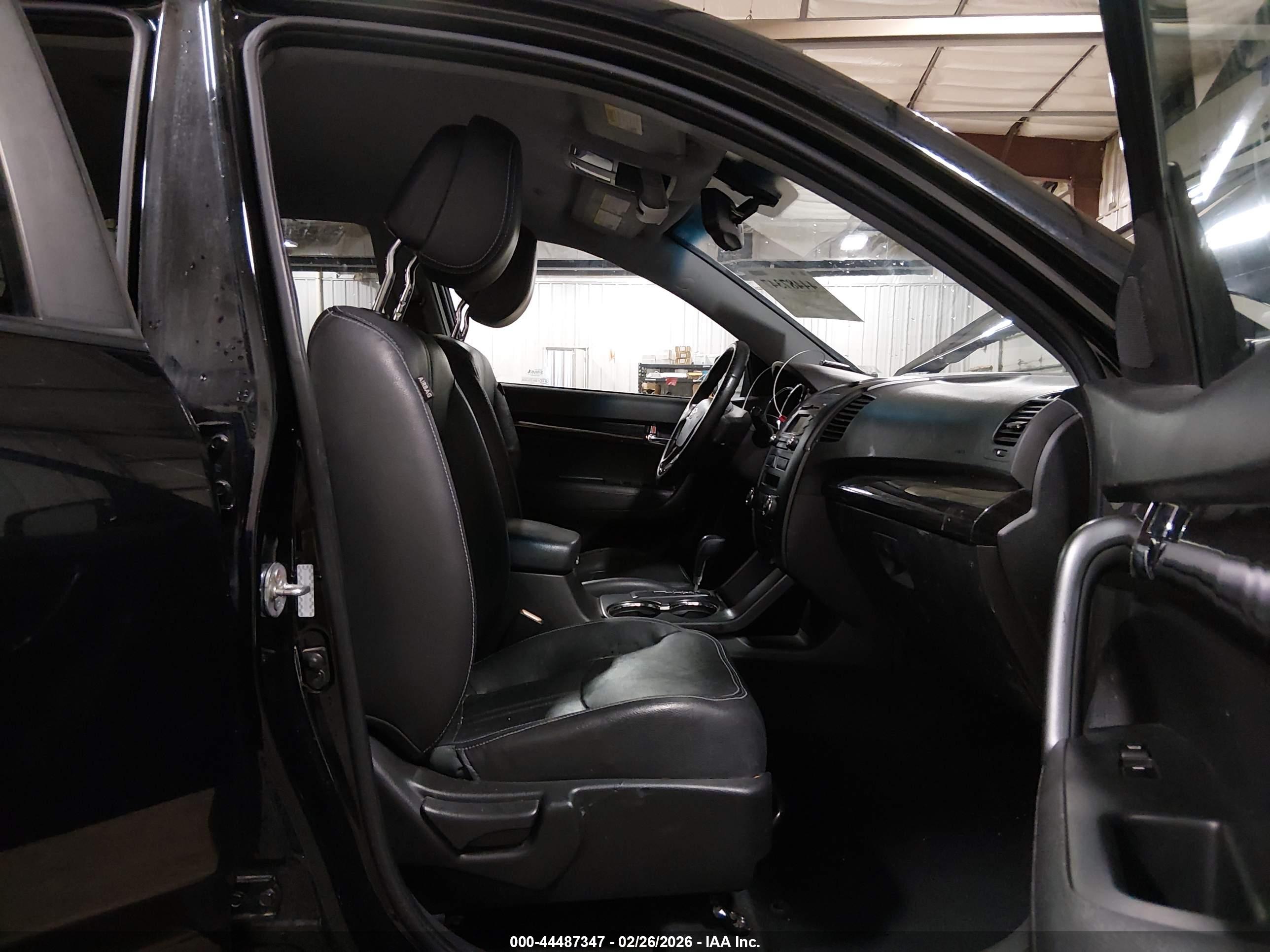 KIA SORENTO image 5