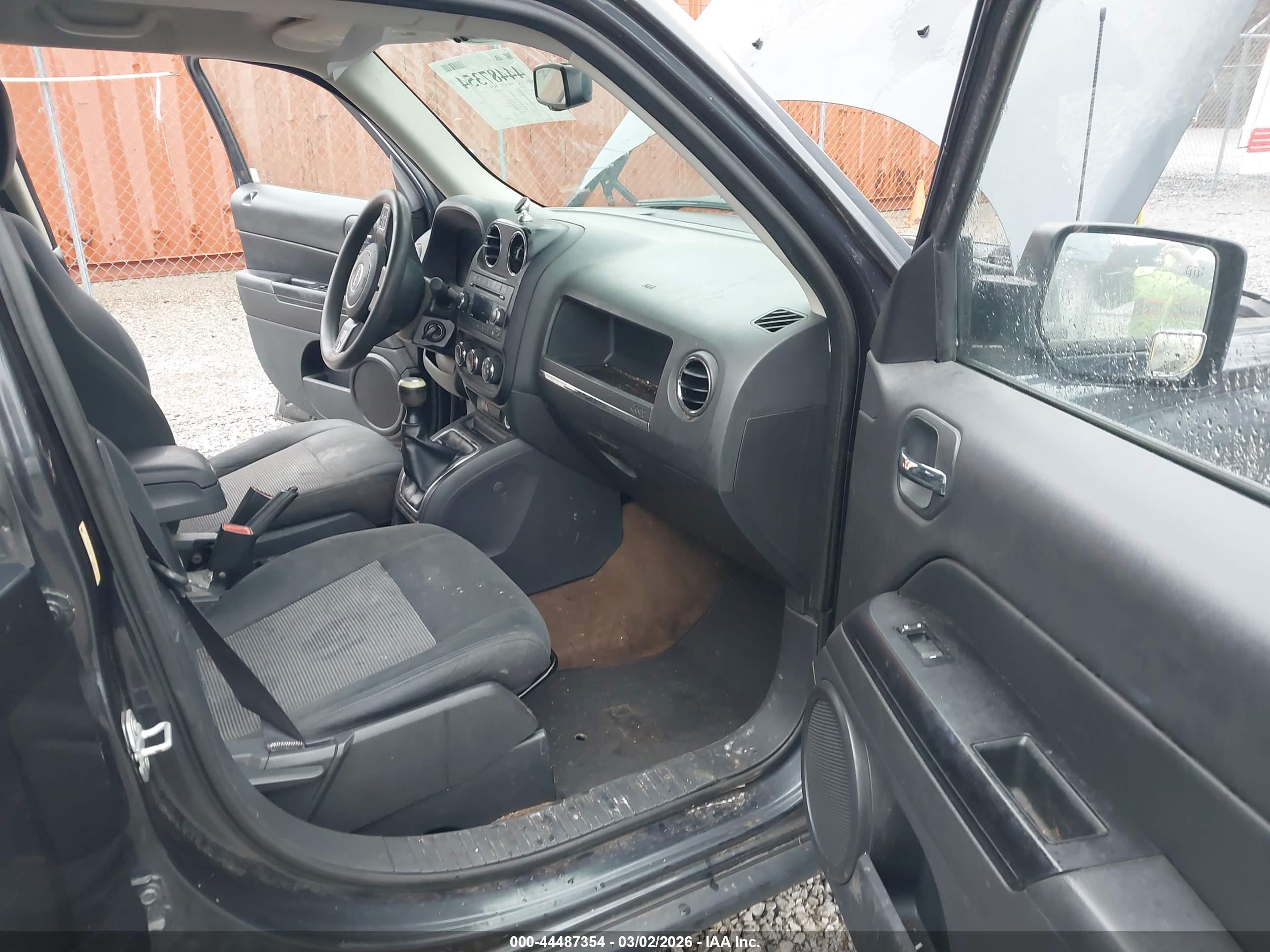 JEEP PATRIOT image 5