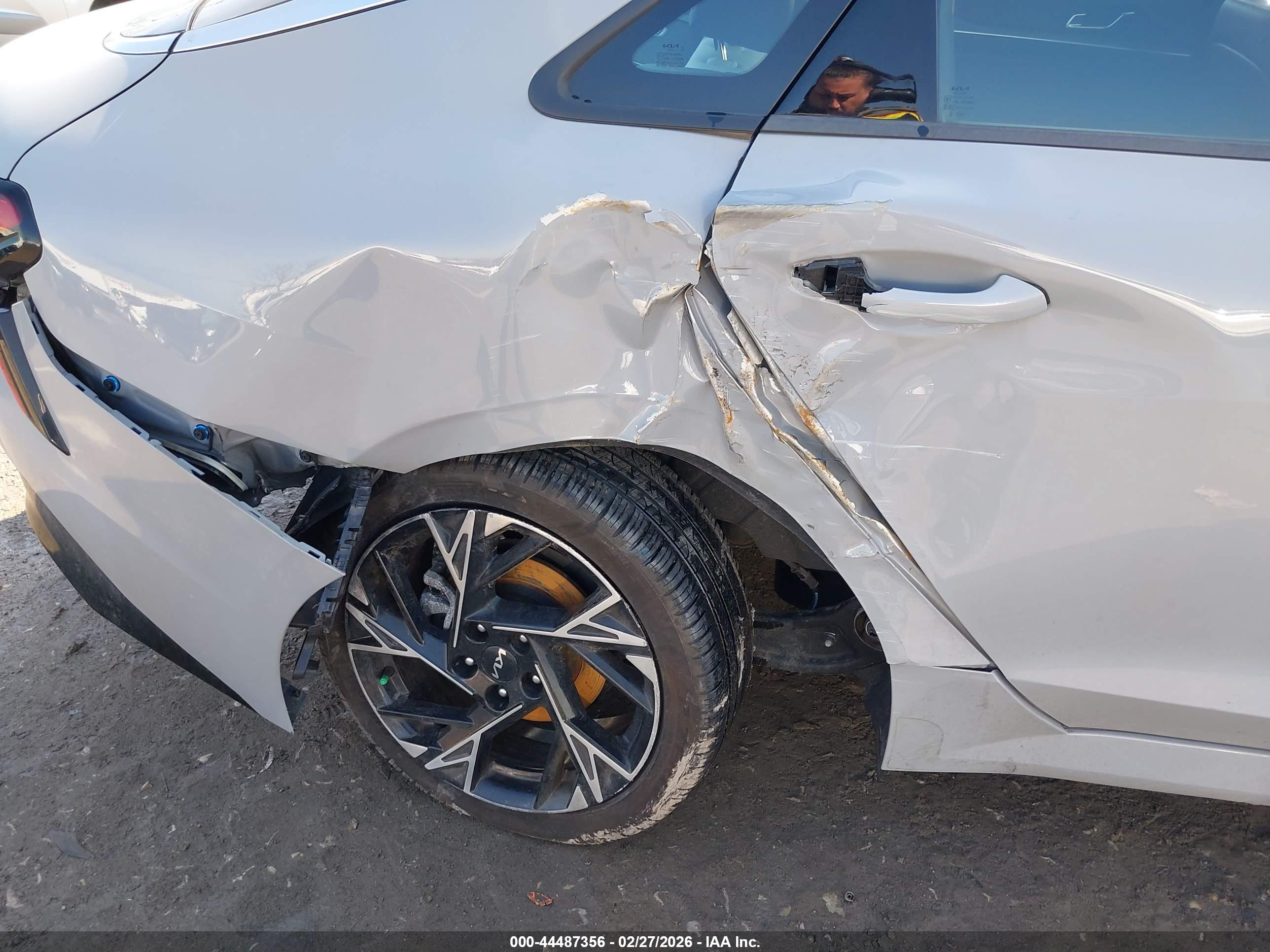 KIA K5 image 6