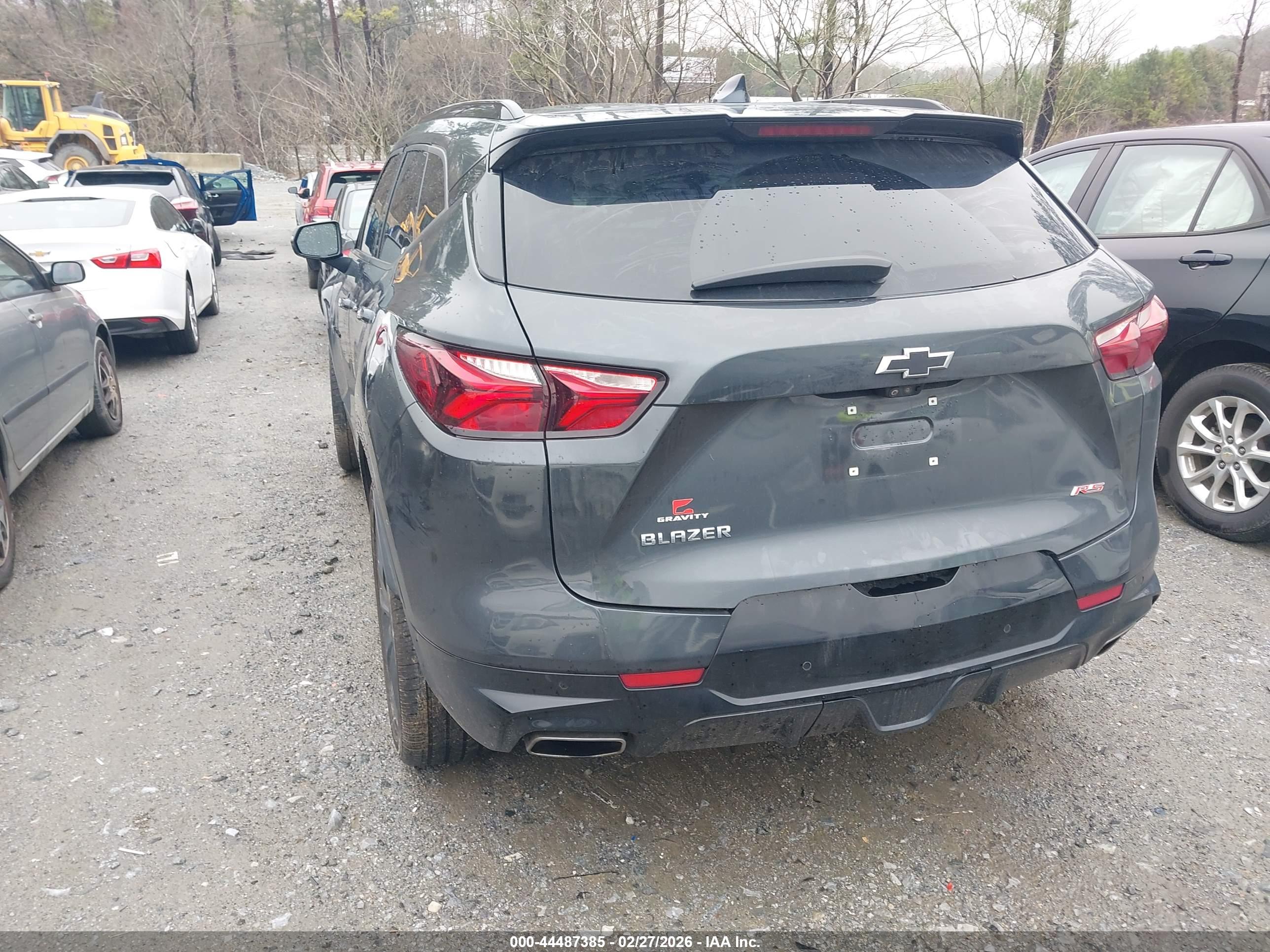 CHEVROLET BLAZER image 3