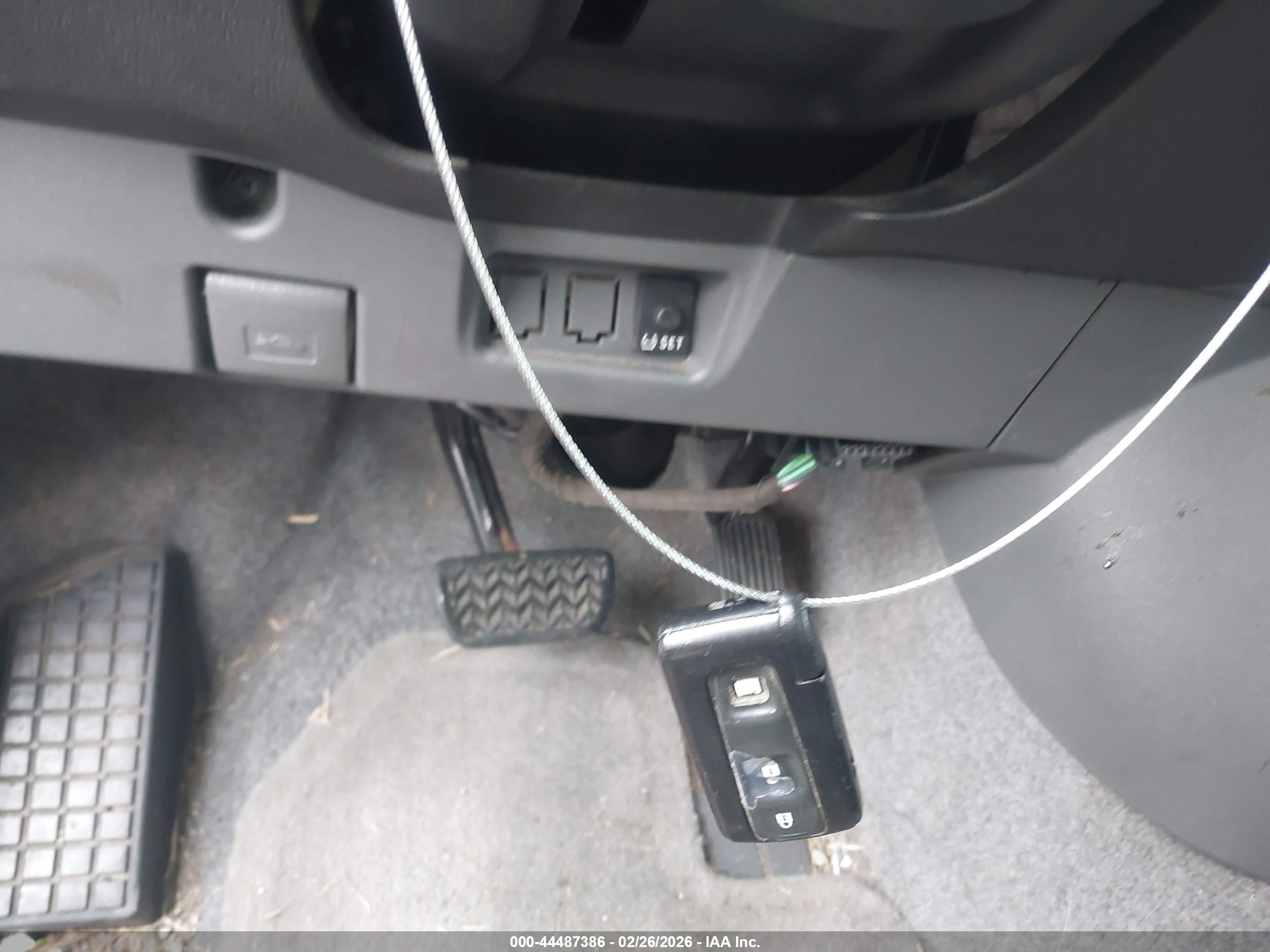 TOYOTA PRIUS image 11