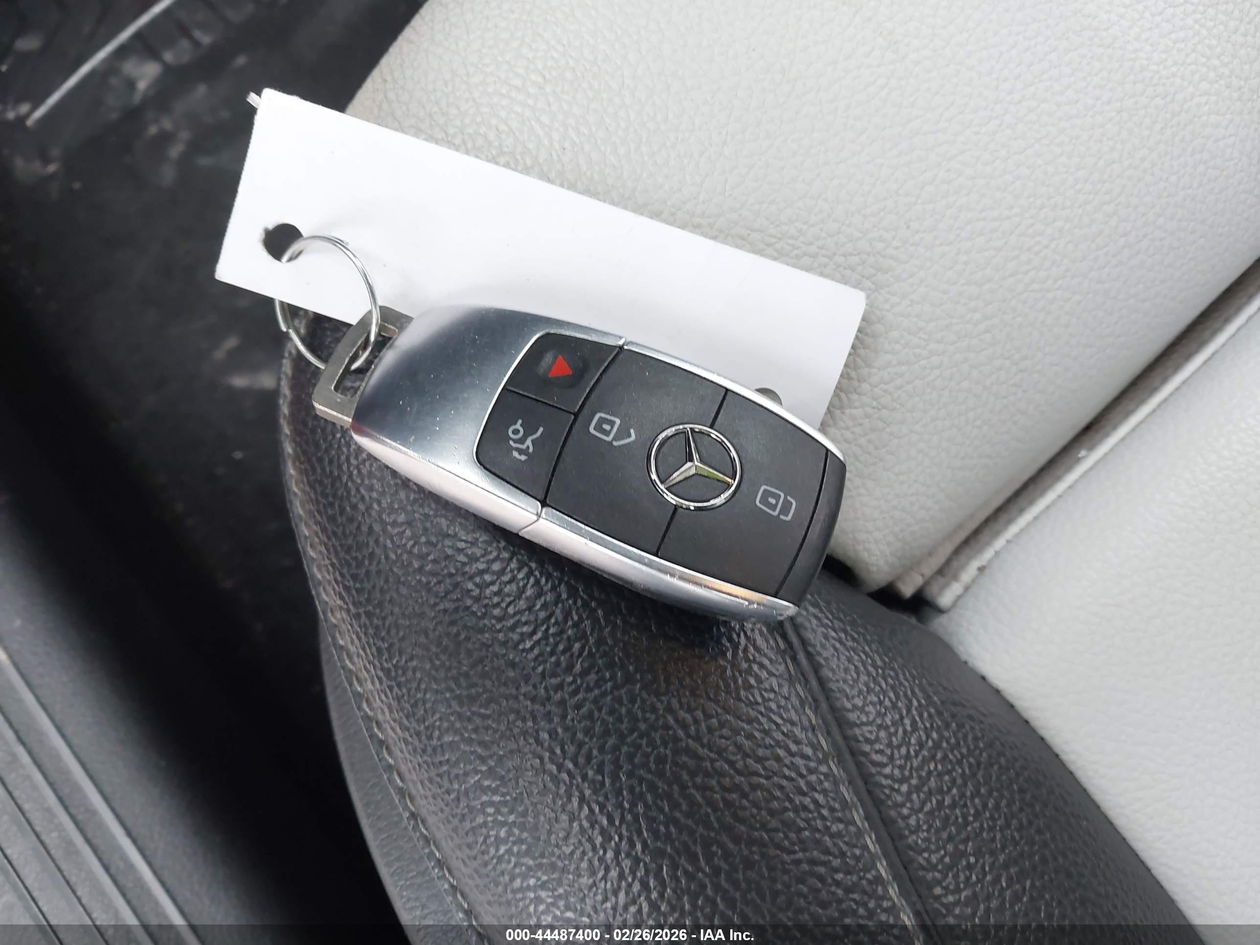 MERCEDES-BENZ A image 11