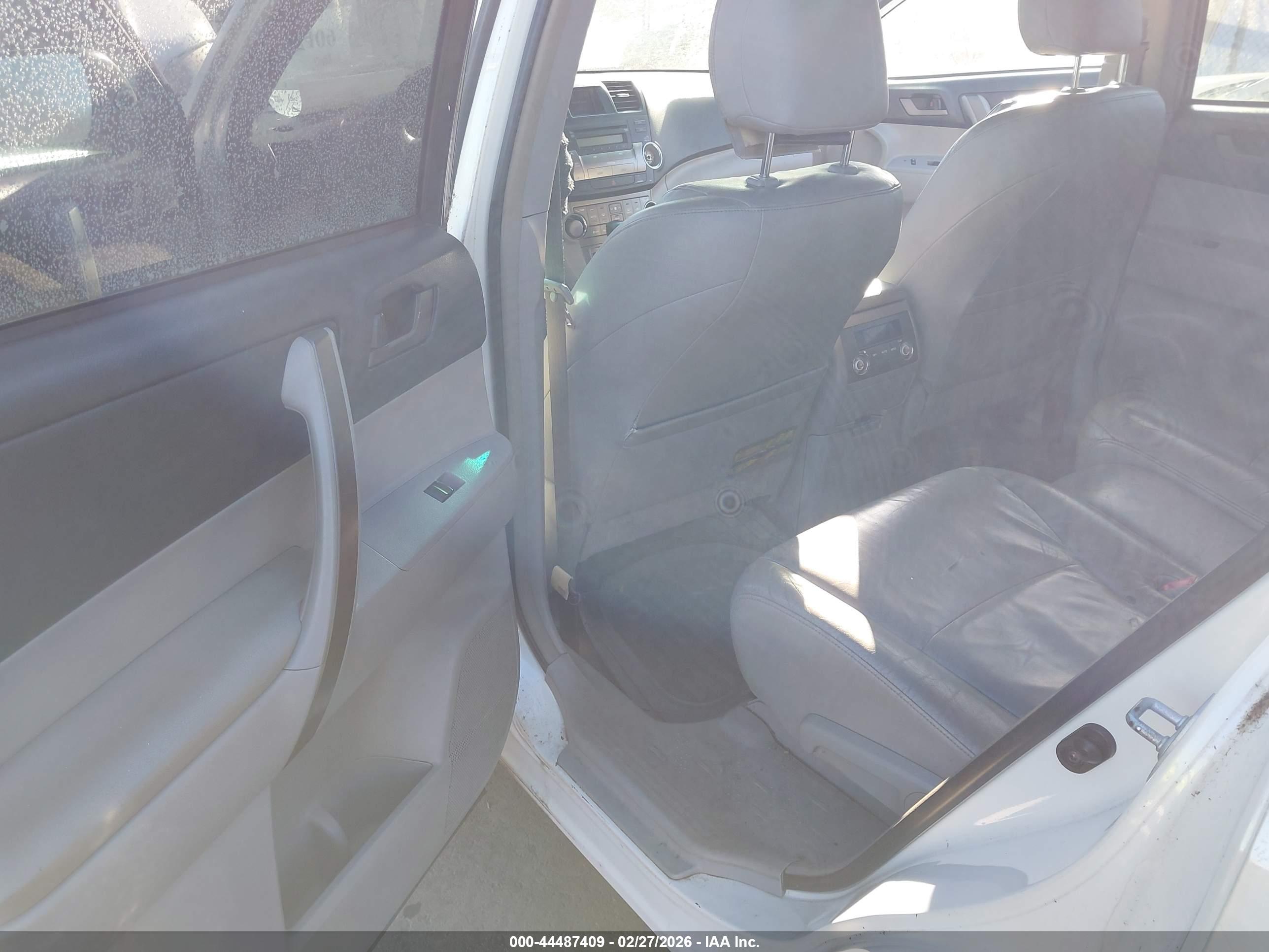 TOYOTA HIGHLANDER image 8