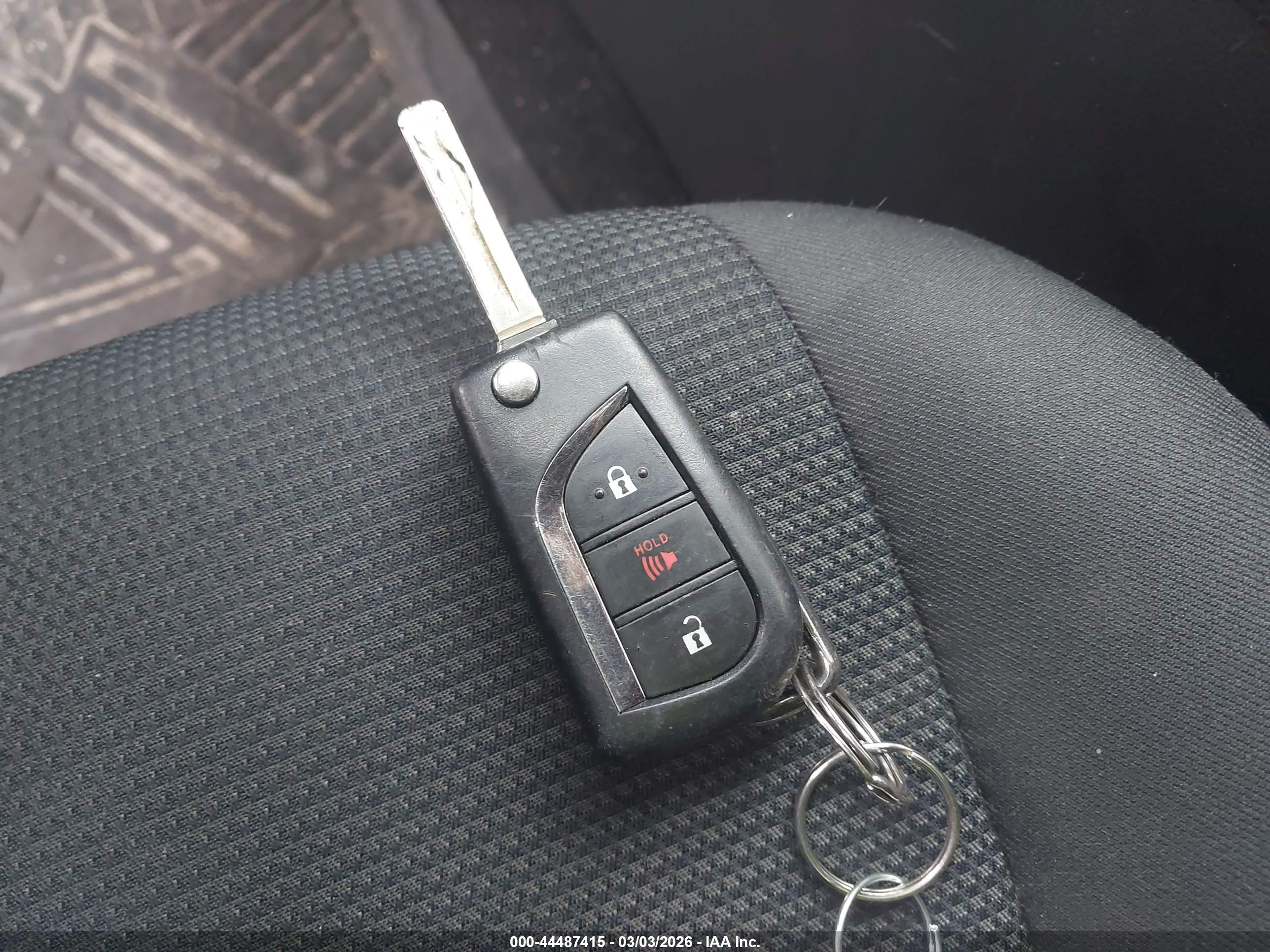 TOYOTA RAV4 image 11