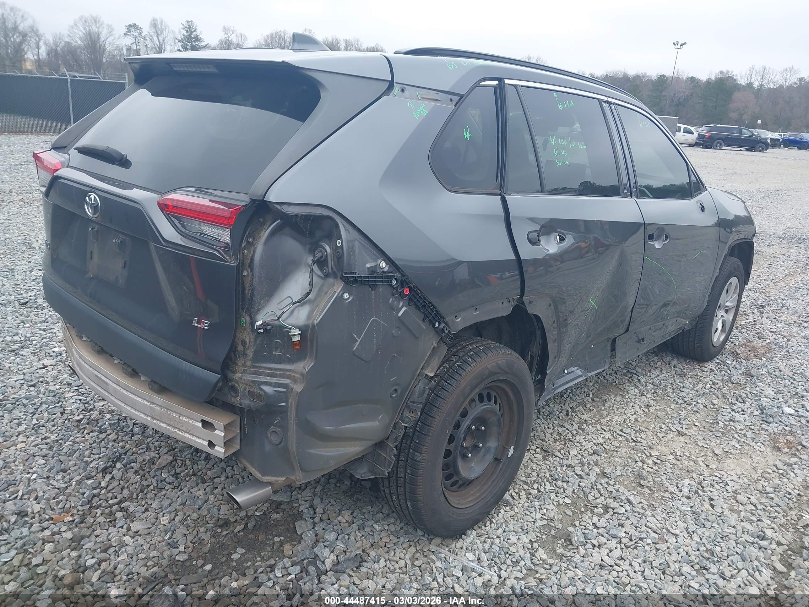 TOYOTA RAV4 image 4
