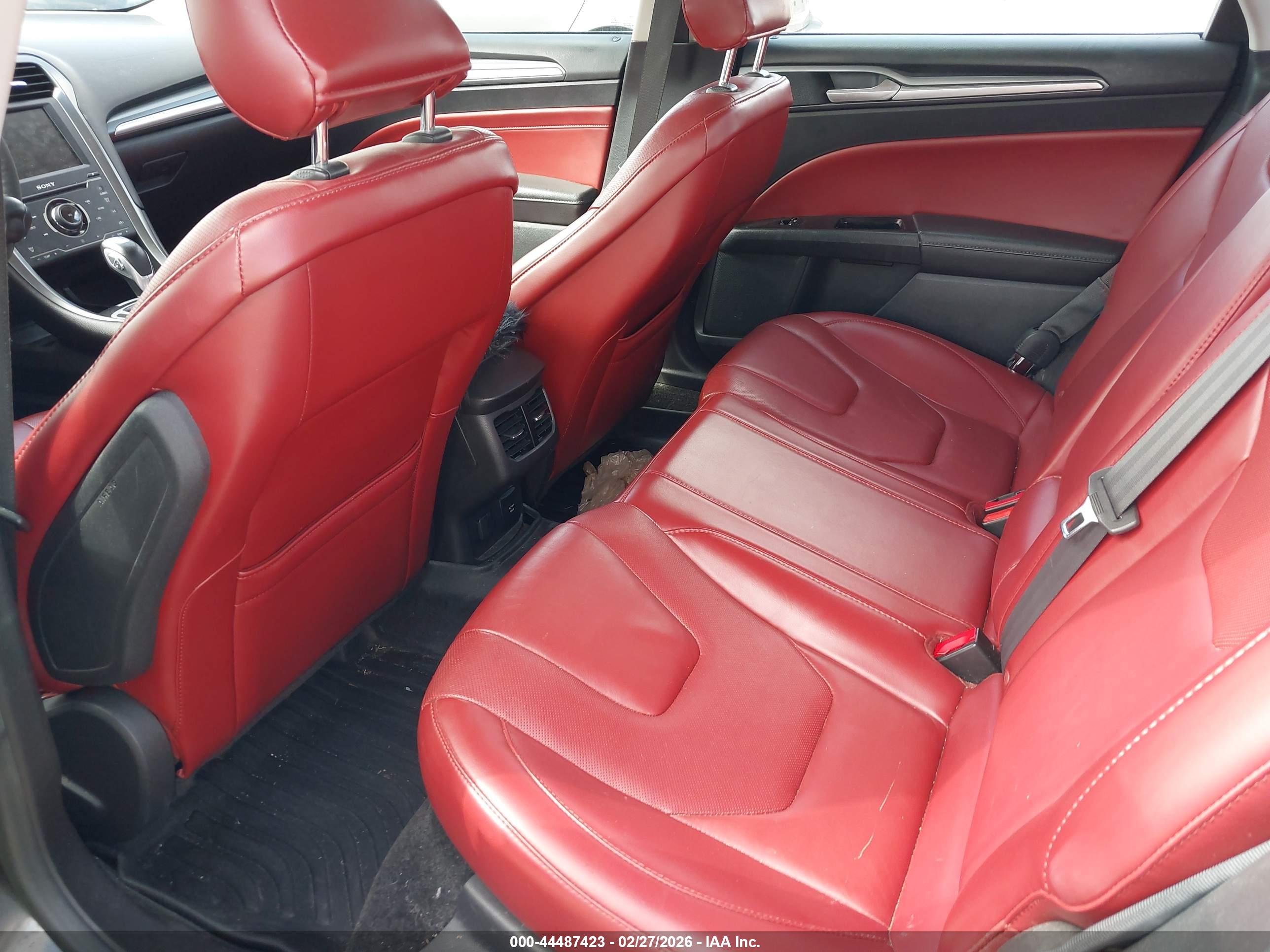 FORD FUSION image 8