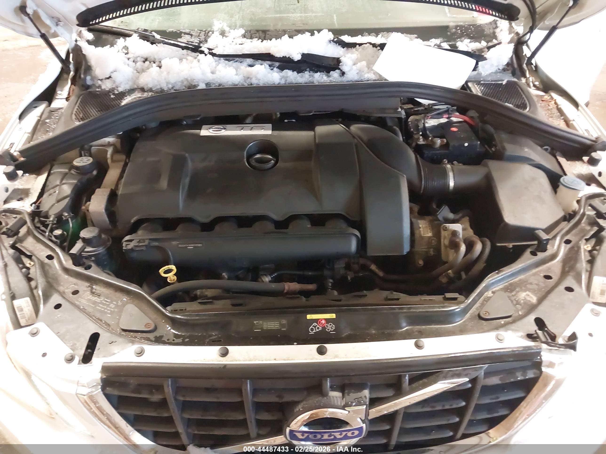 VOLVO XC60 image 10