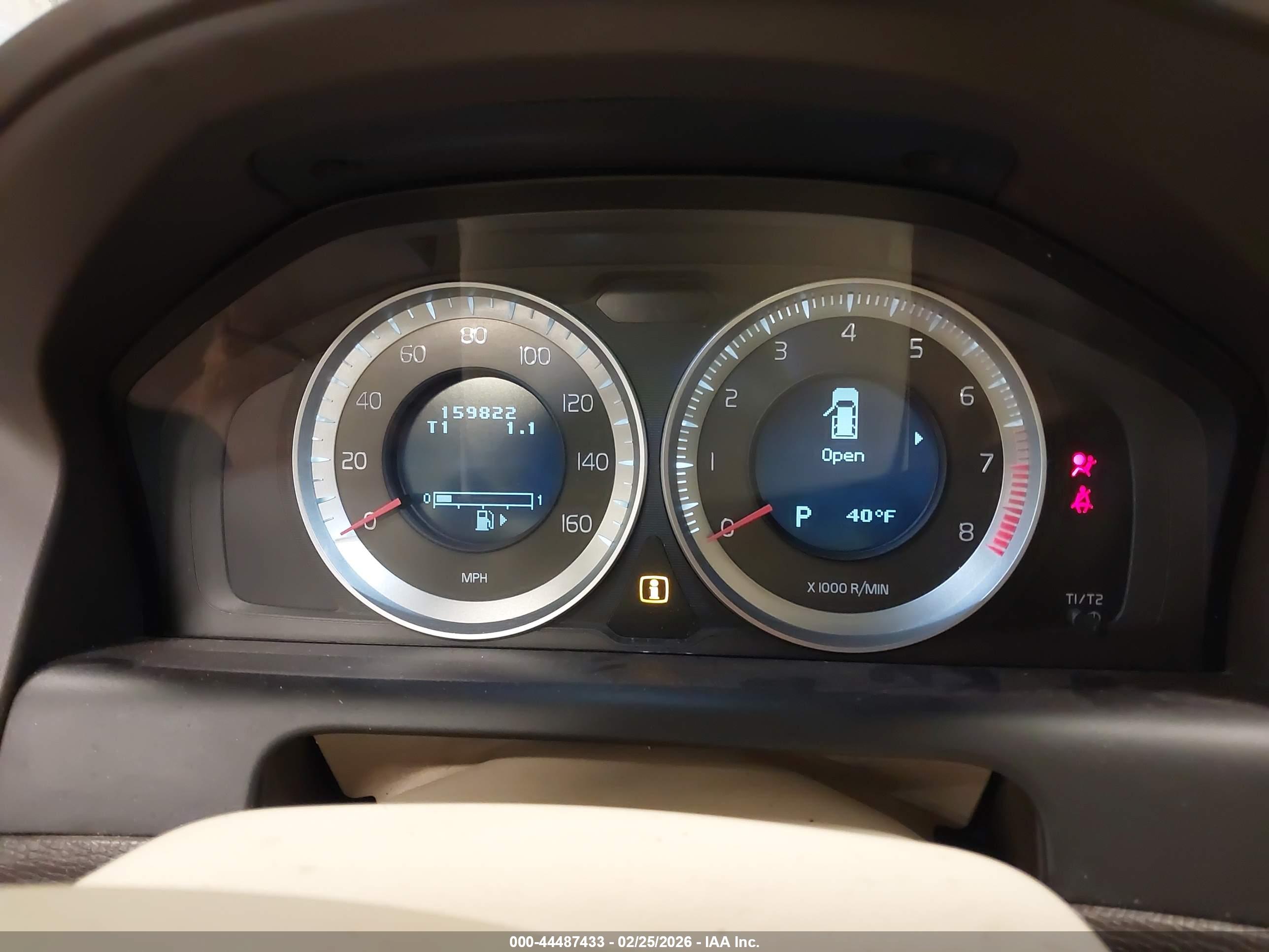 VOLVO XC60 image 7