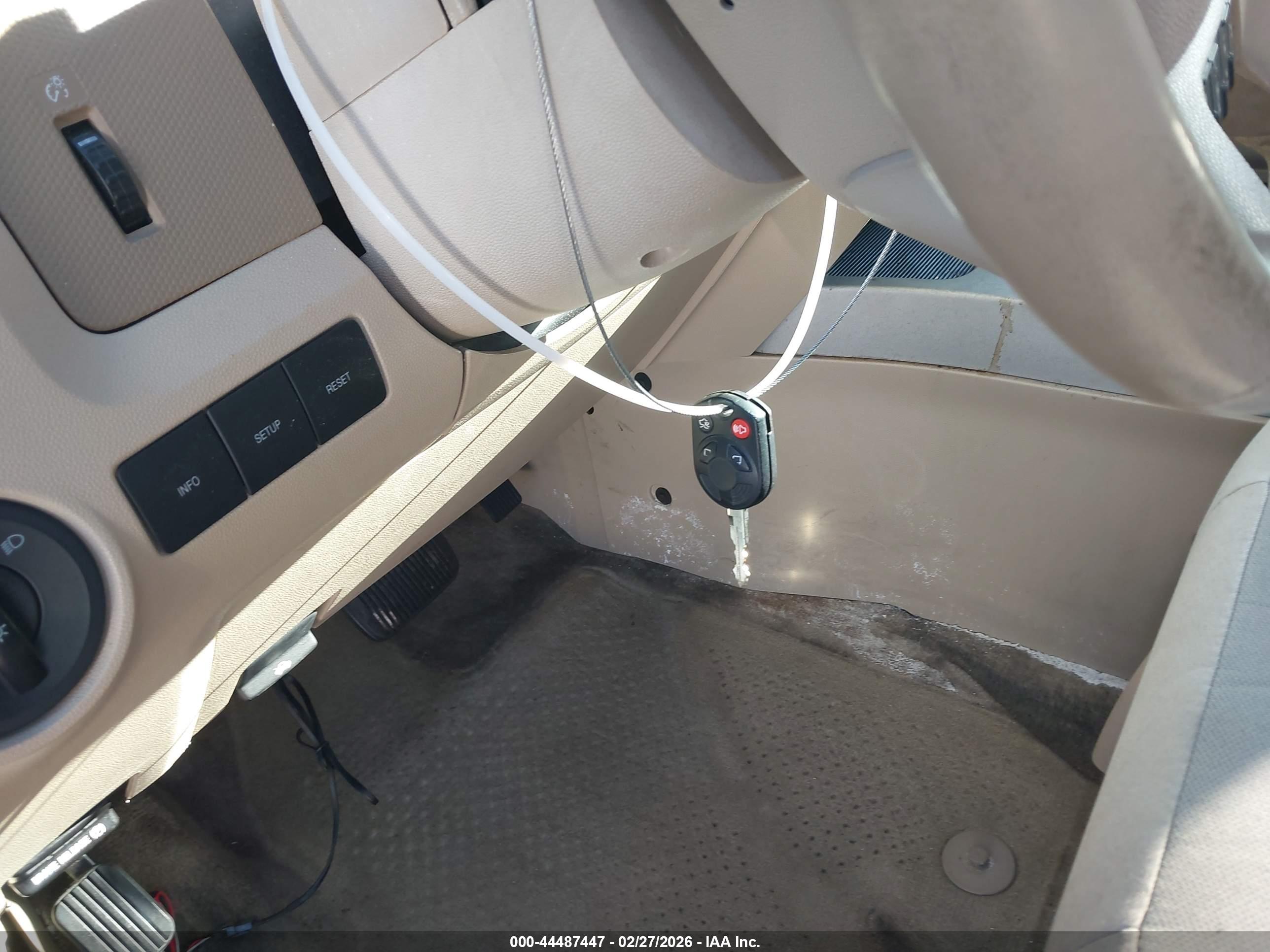 FORD ESCAPE image 11