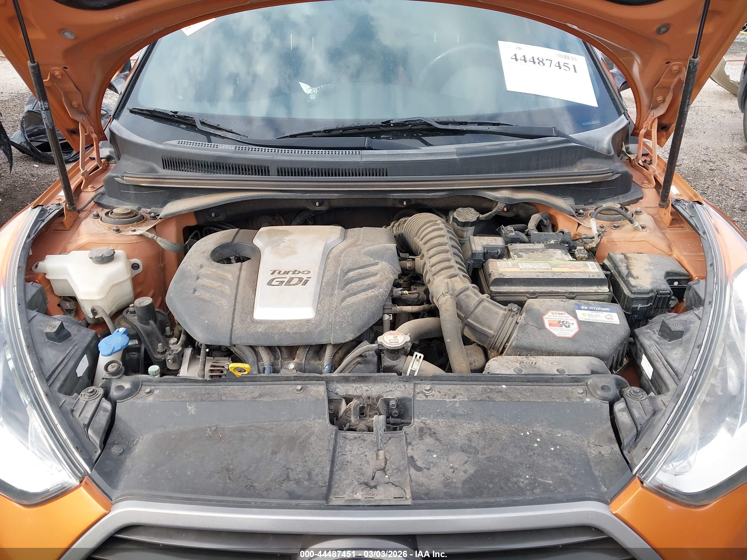 HYUNDAI VELOSTER image 10