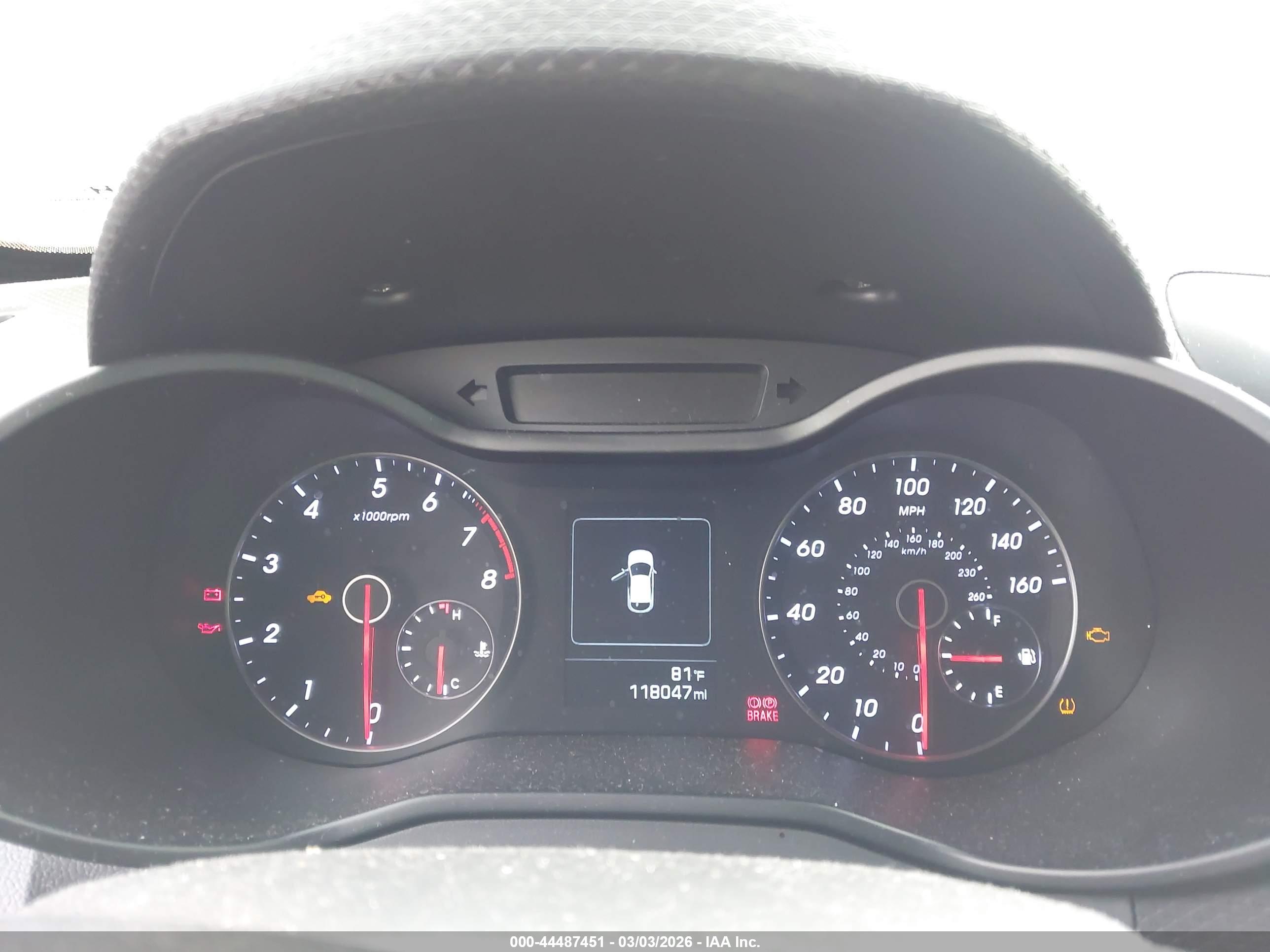 HYUNDAI VELOSTER image 7