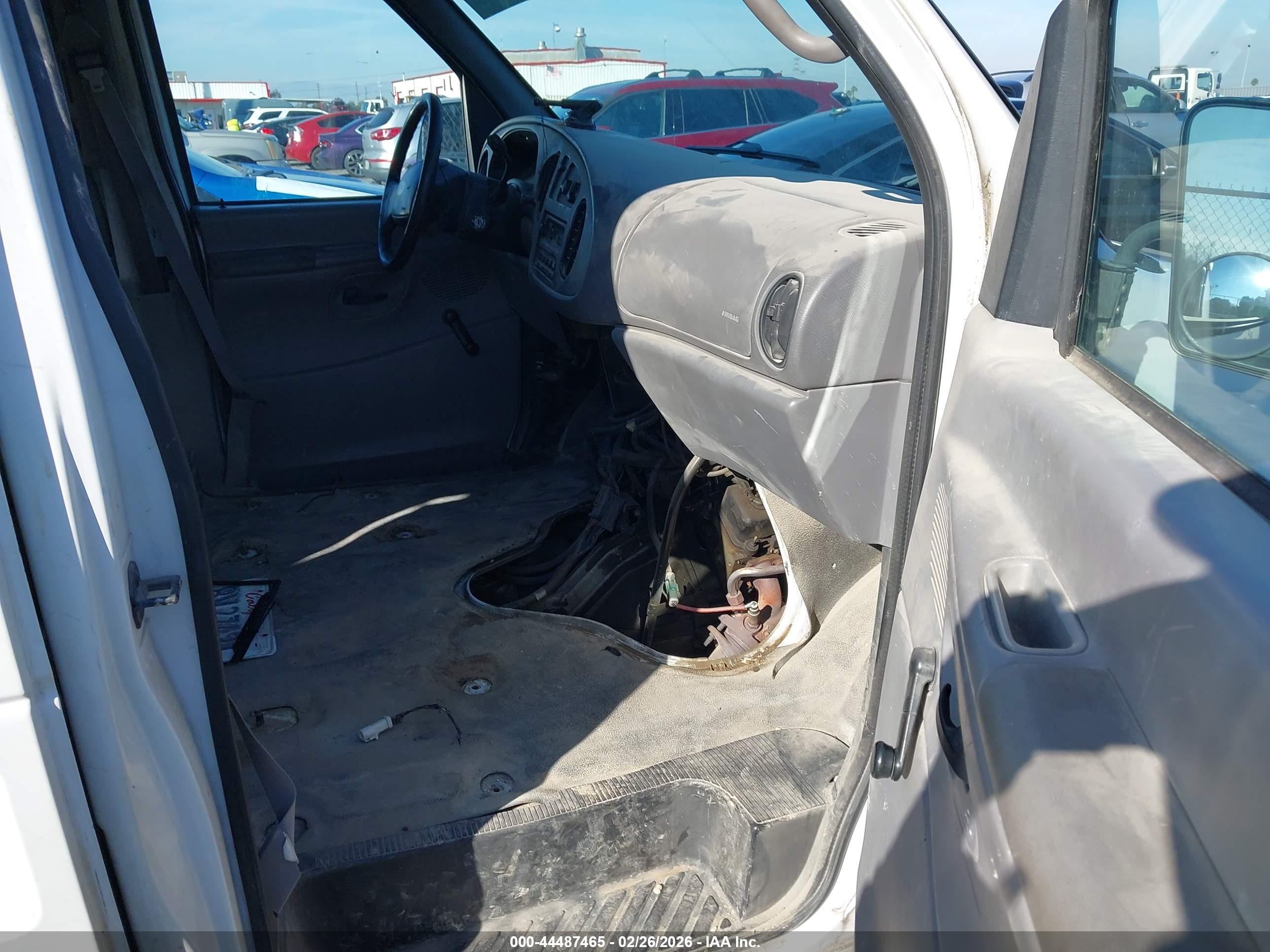 FORD E-150 image 5