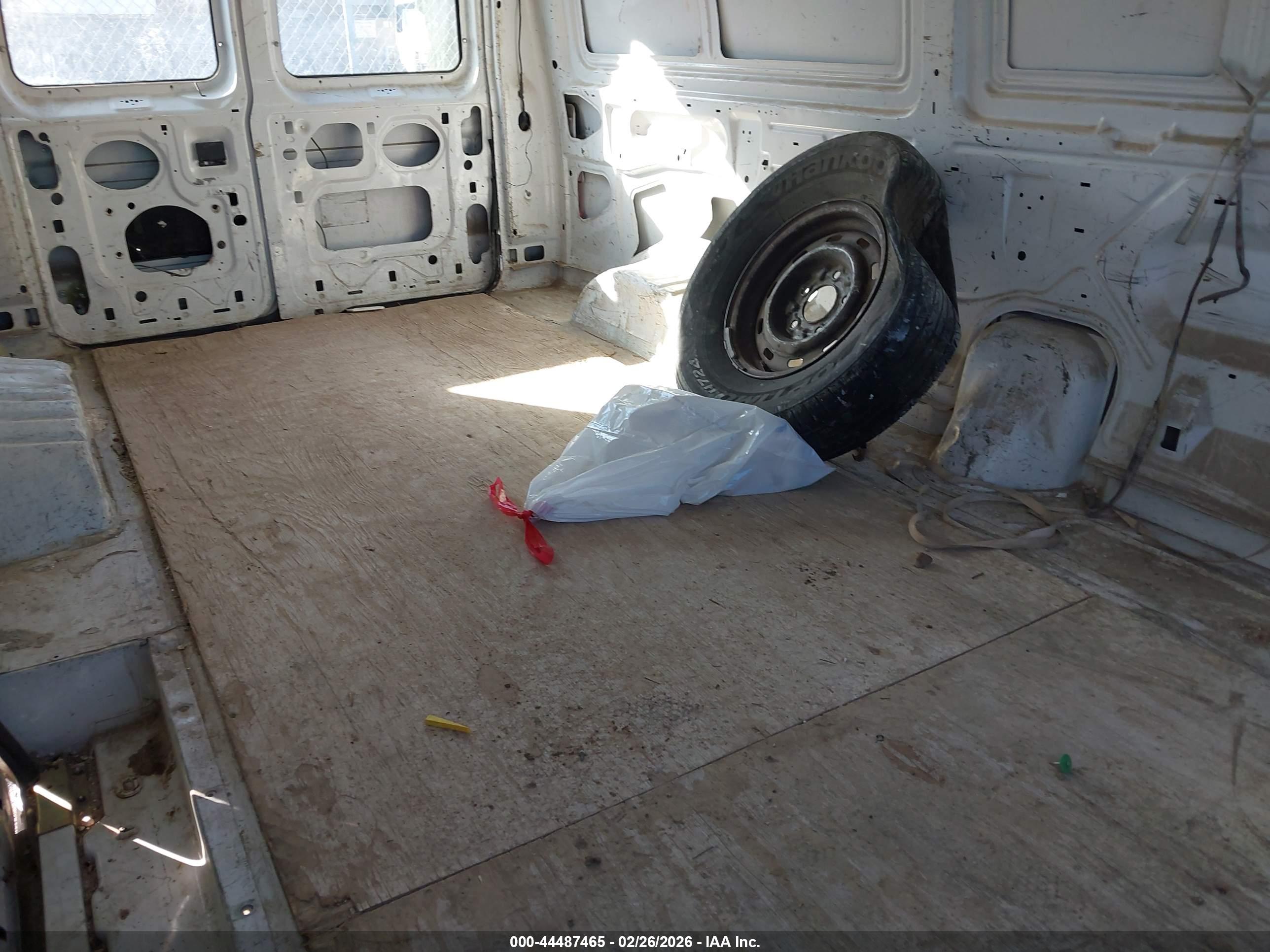 FORD E-150 image 8
