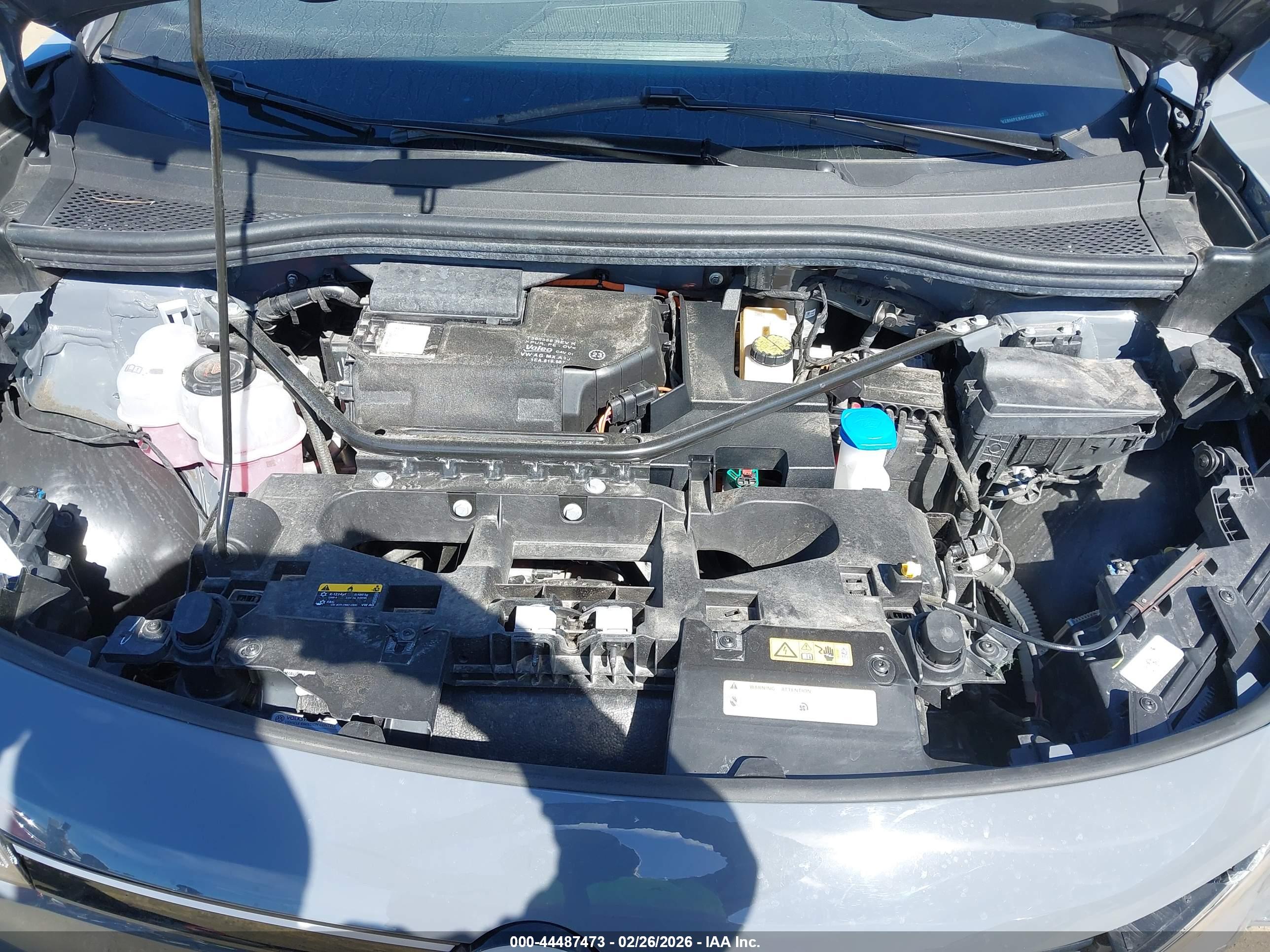 VOLKSWAGEN ID.4 image 10