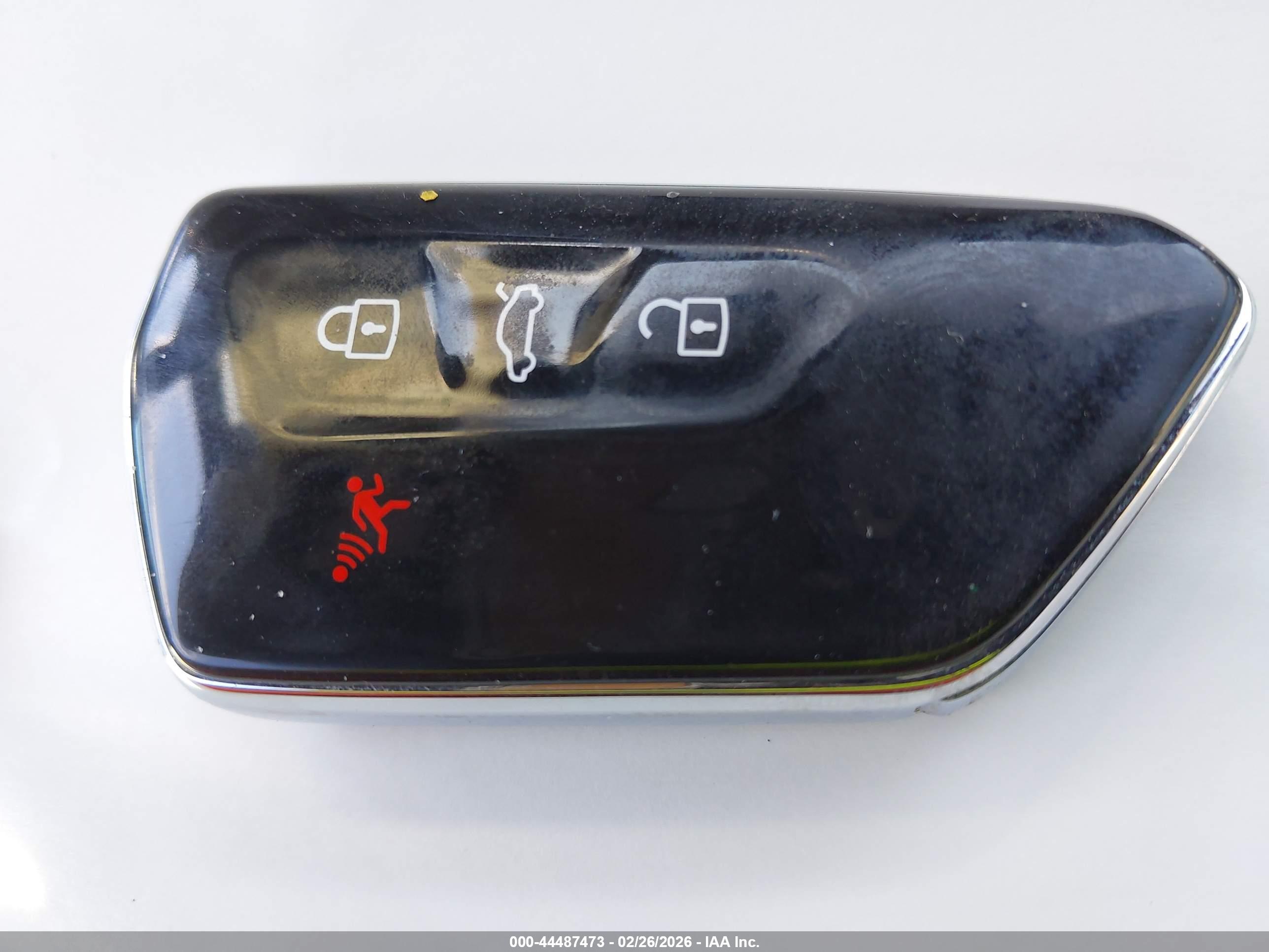 VOLKSWAGEN ID.4 image 11