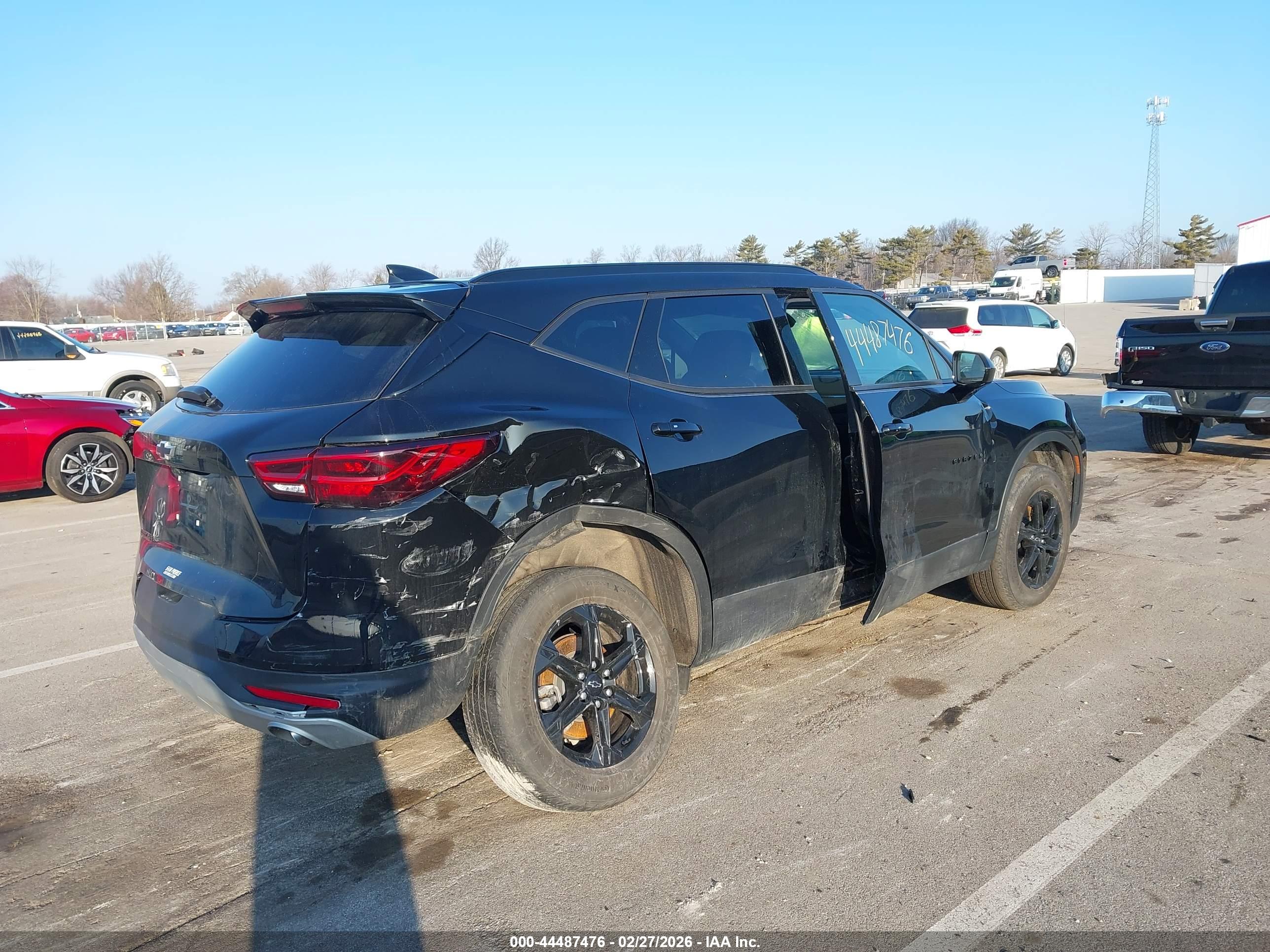 CHEVROLET BLAZER image 4