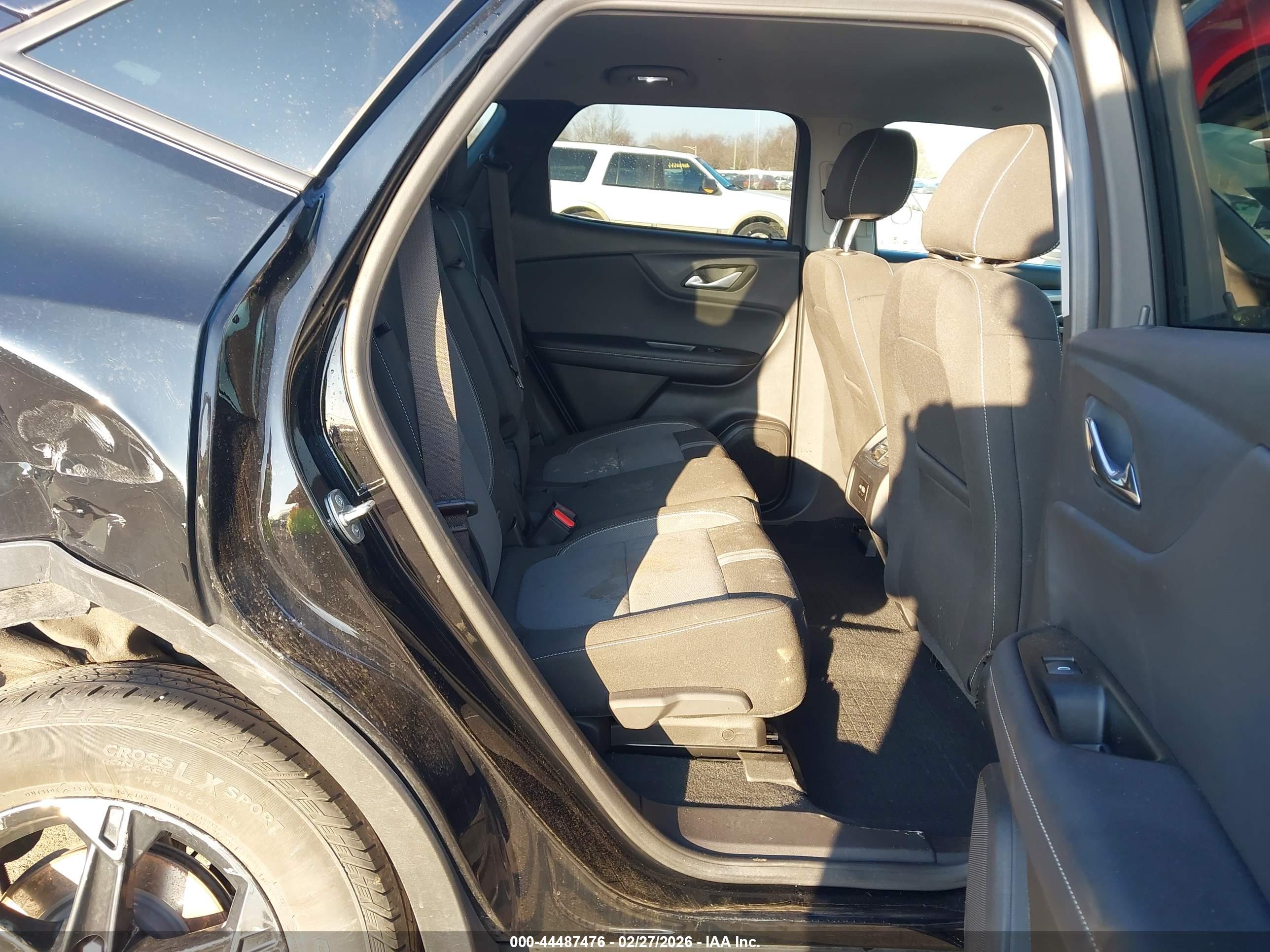 CHEVROLET BLAZER image 8