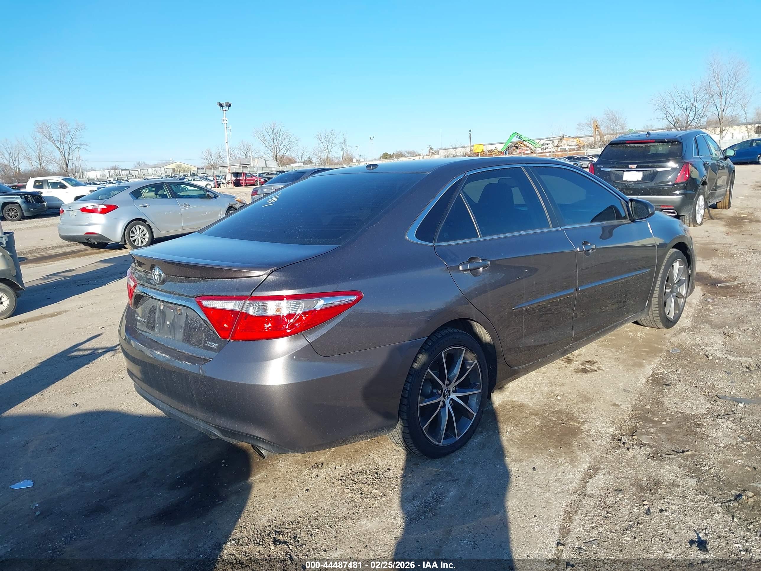 TOYOTA CAMRY image 4