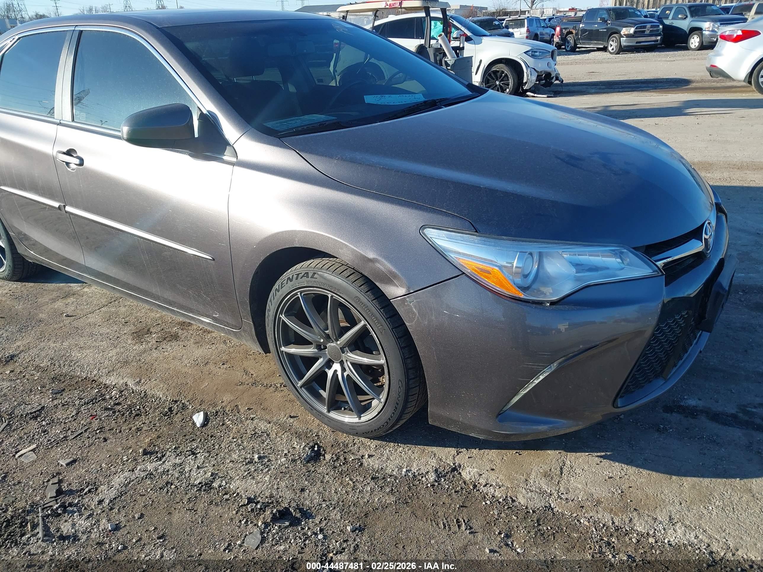 TOYOTA CAMRY image 6