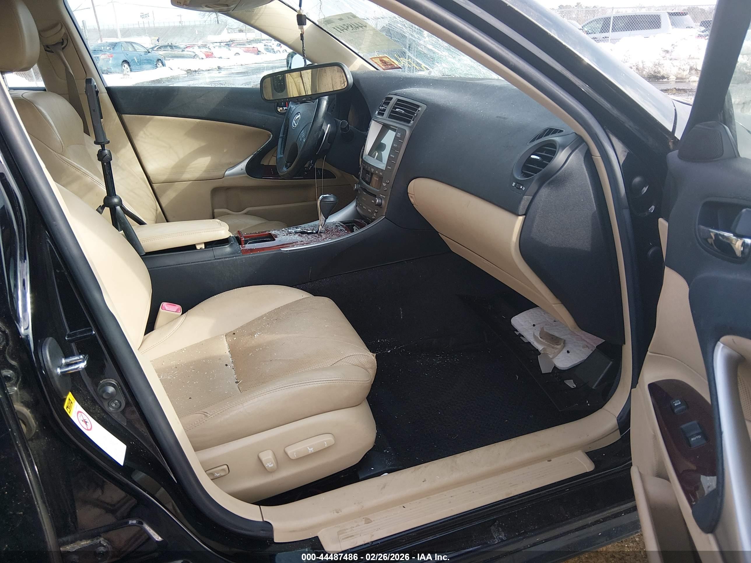 LEXUS IS image 5