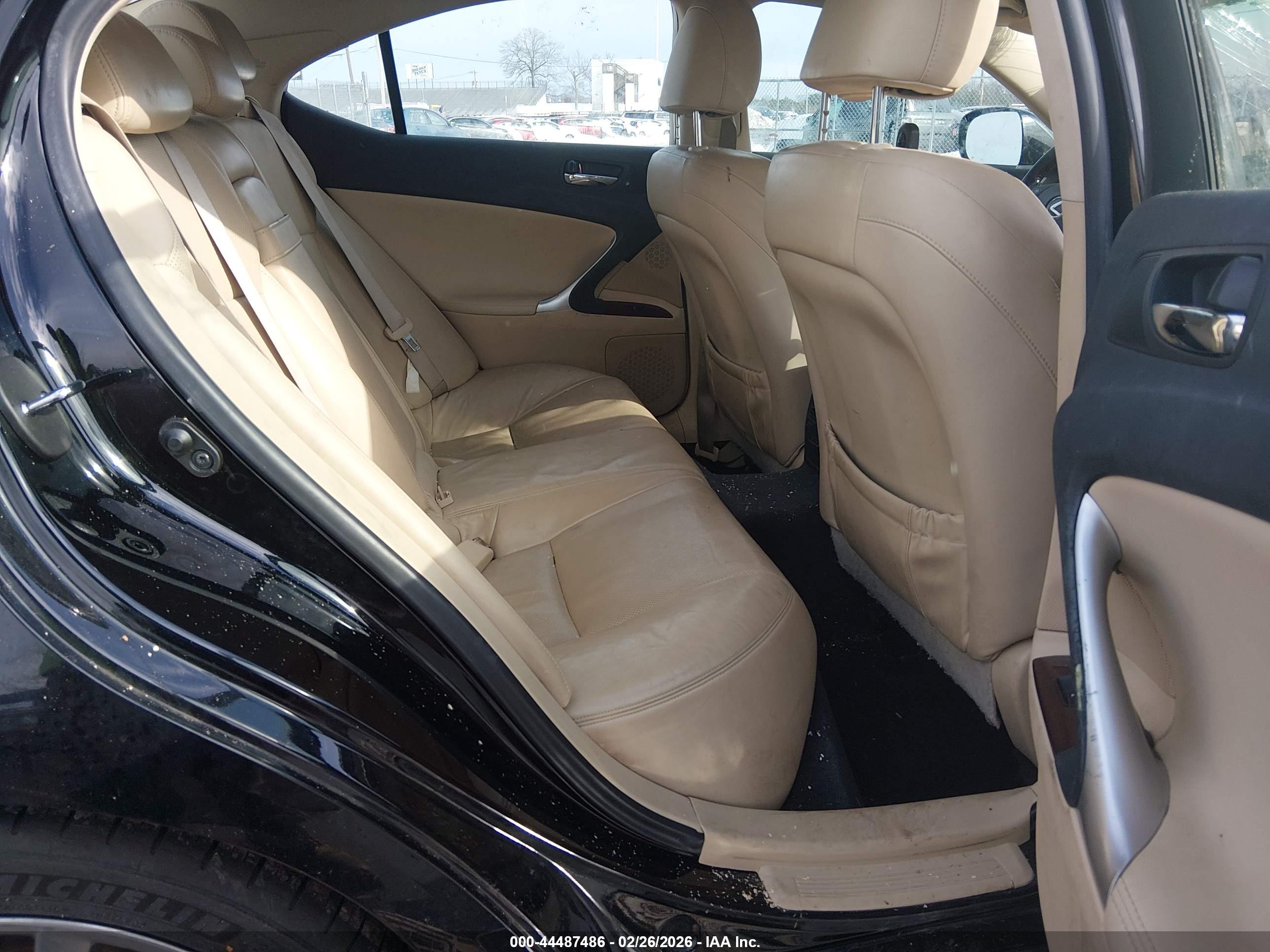 LEXUS IS image 8