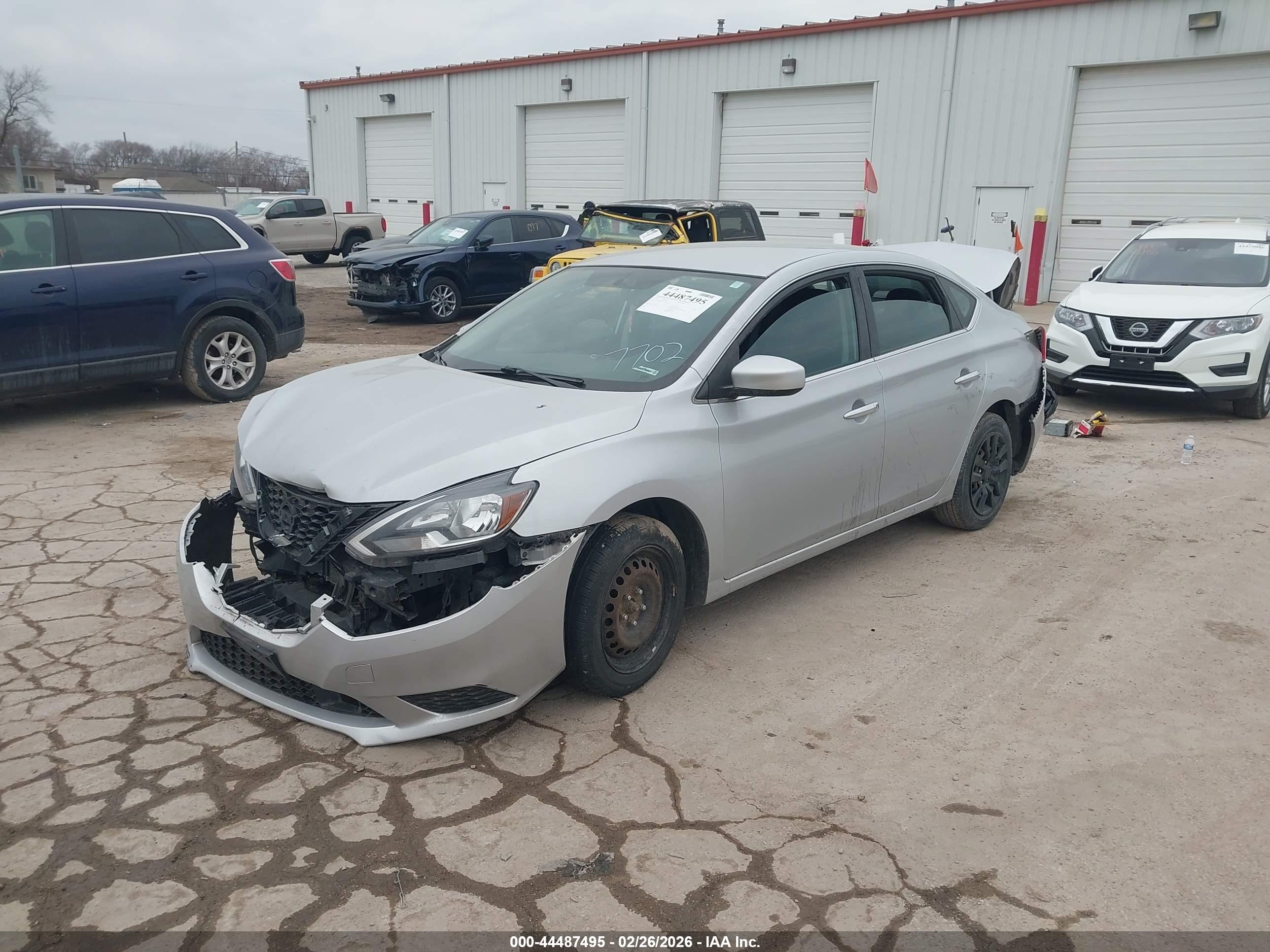 NISSAN SENTRA image 2