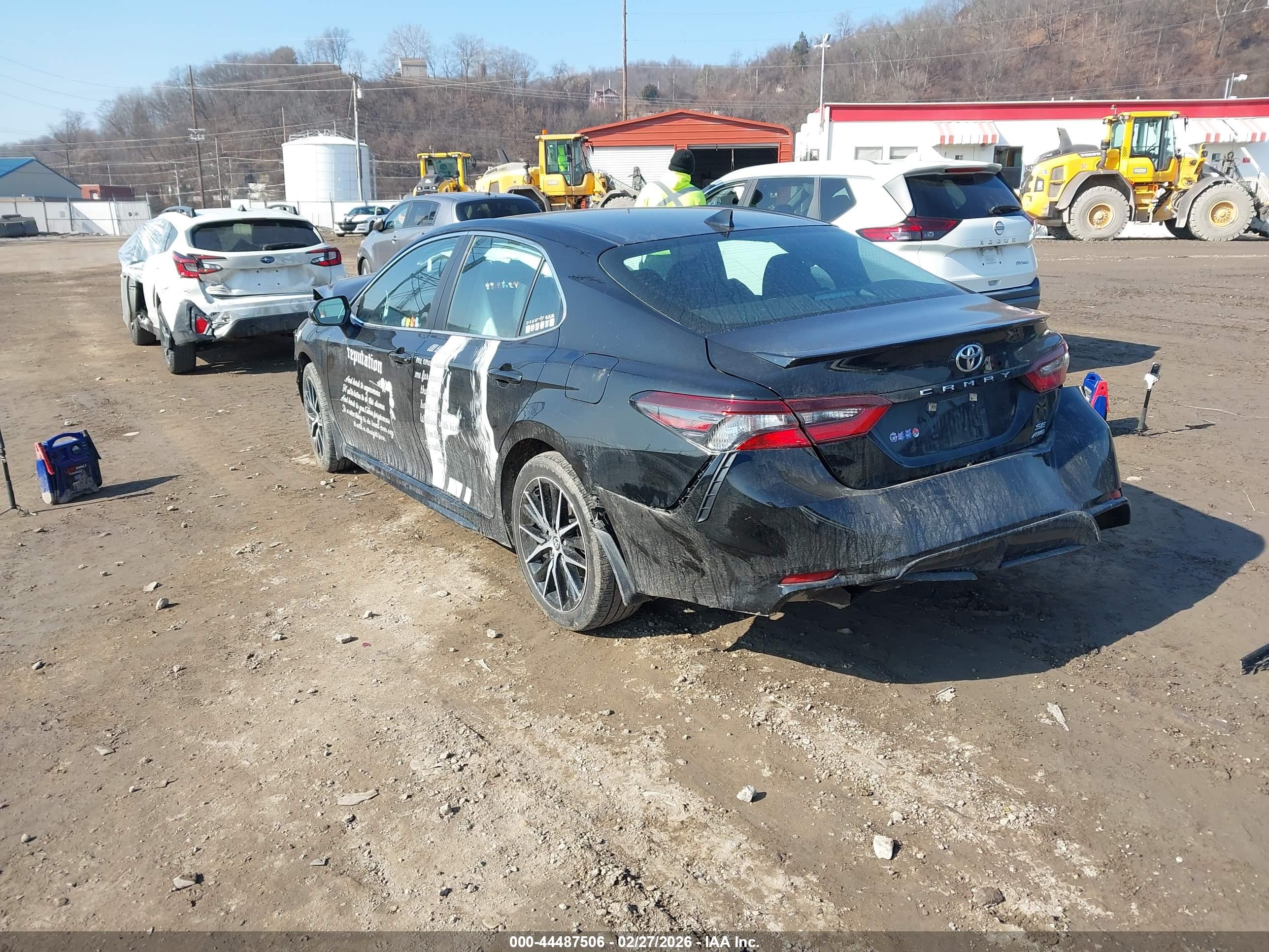 TOYOTA CAMRY image 3