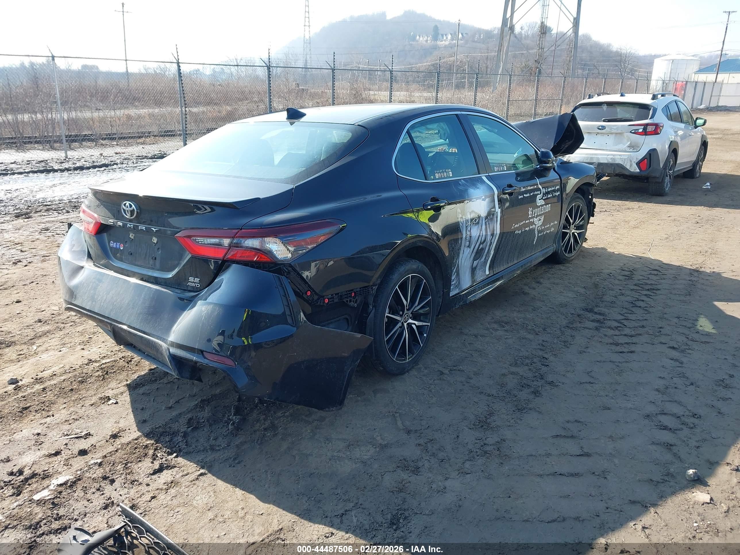 TOYOTA CAMRY image 4