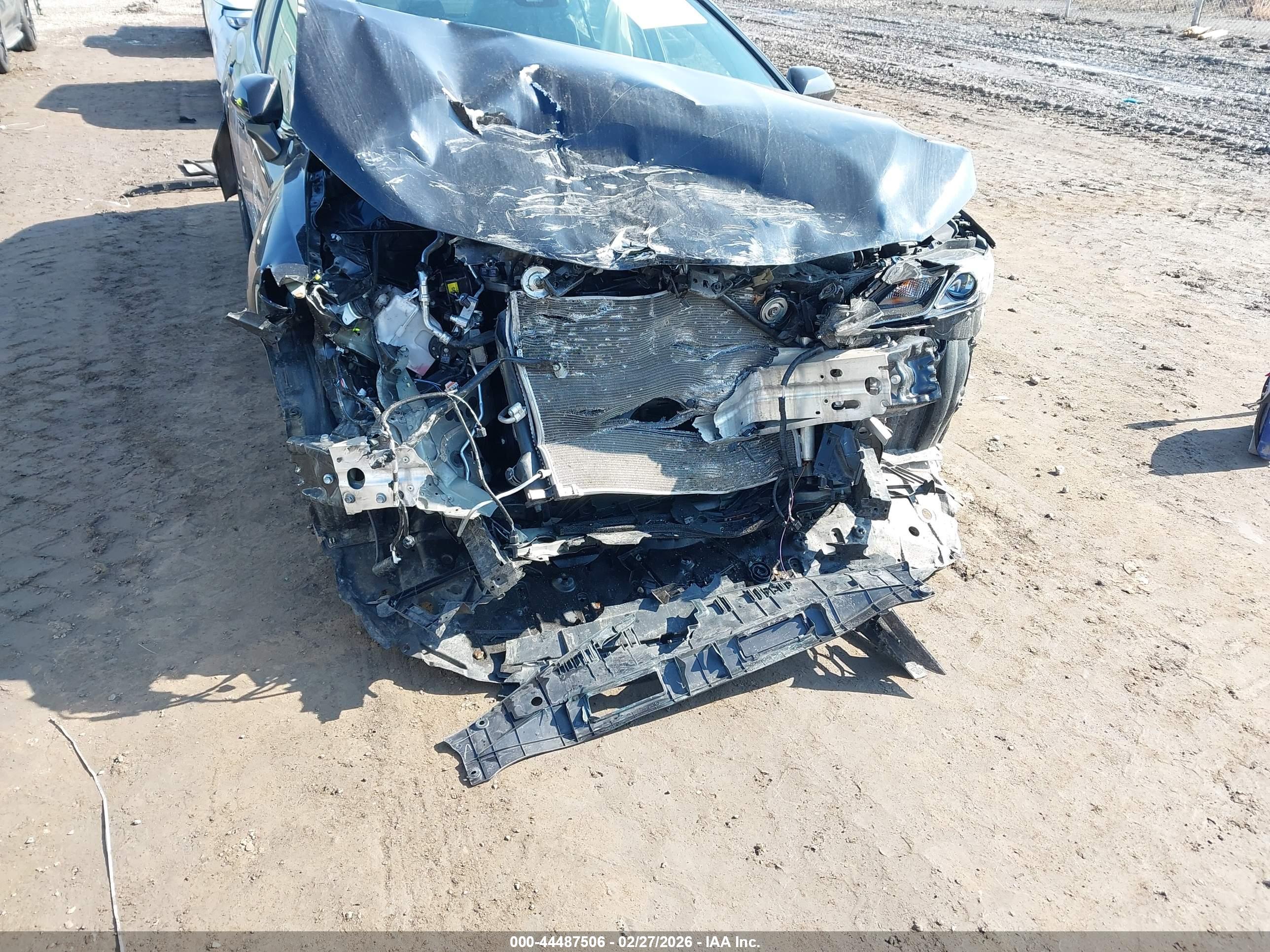 TOYOTA CAMRY image 6