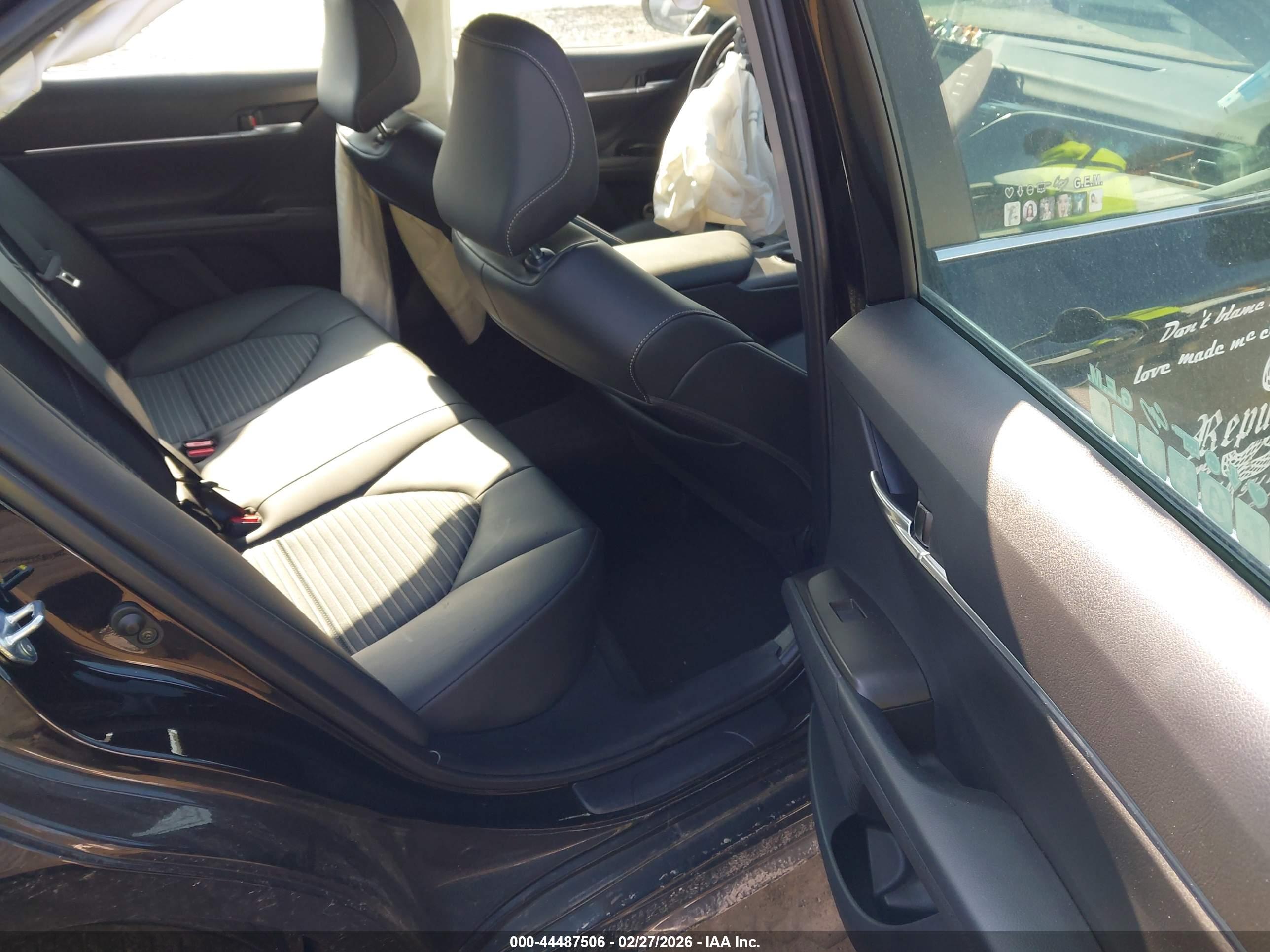 TOYOTA CAMRY image 8