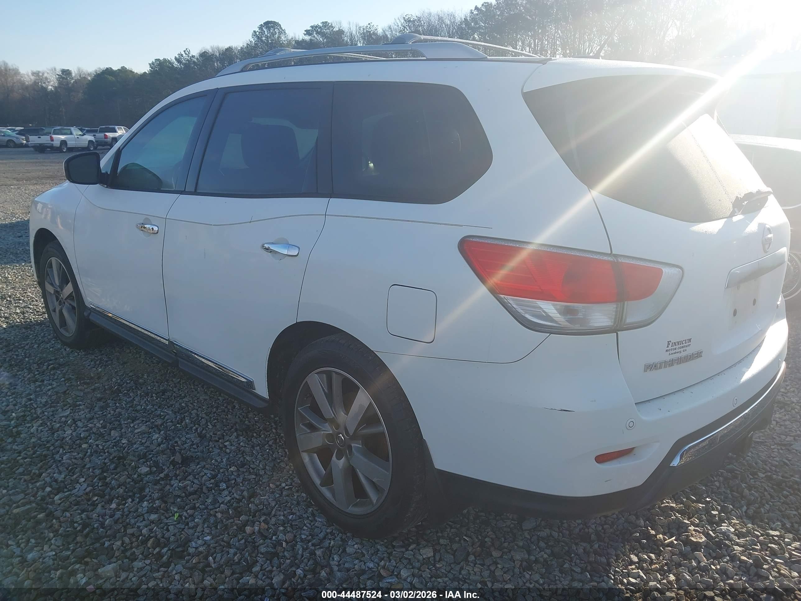 NISSAN PATHFINDER image 3