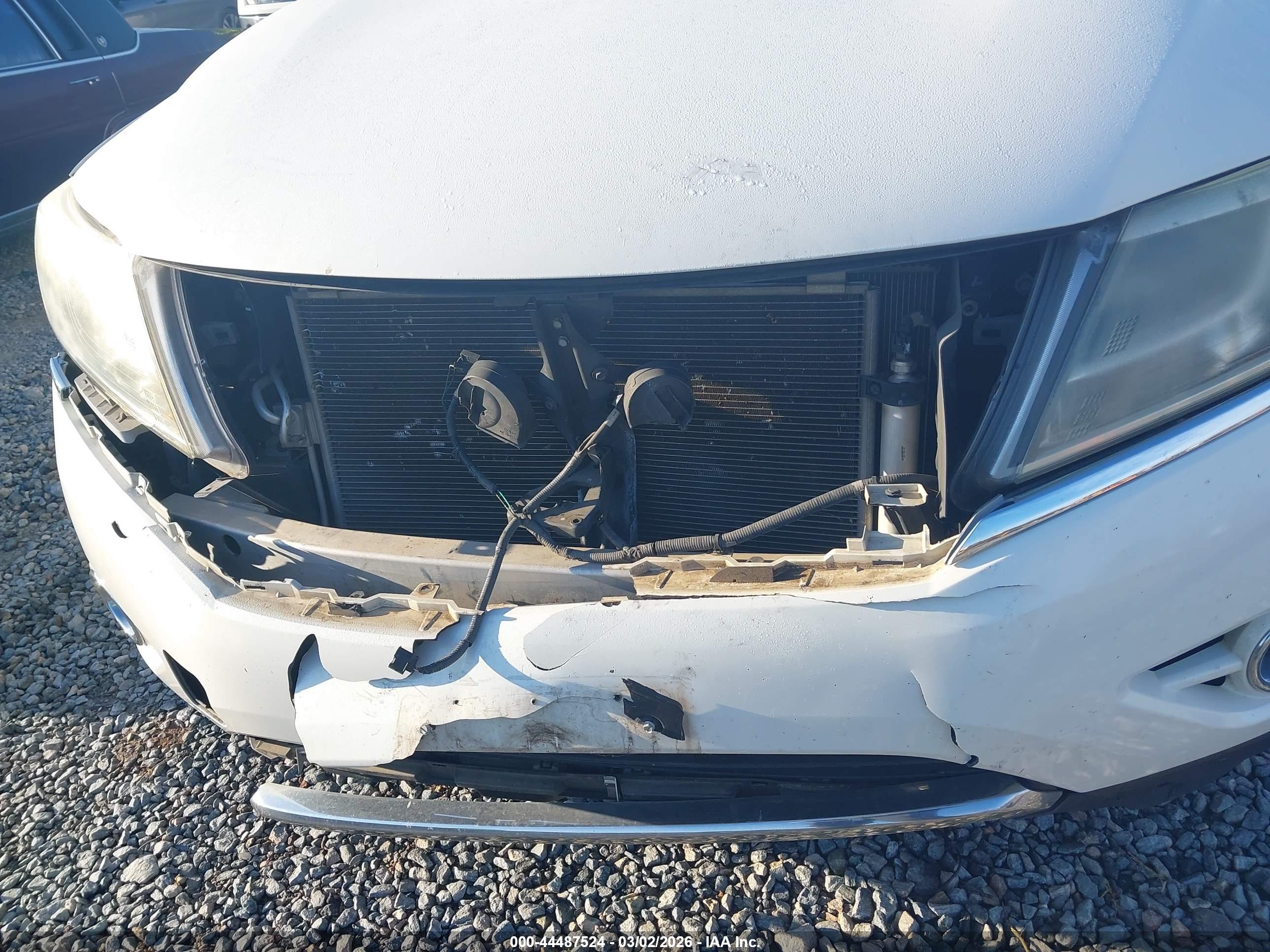 NISSAN PATHFINDER image 6