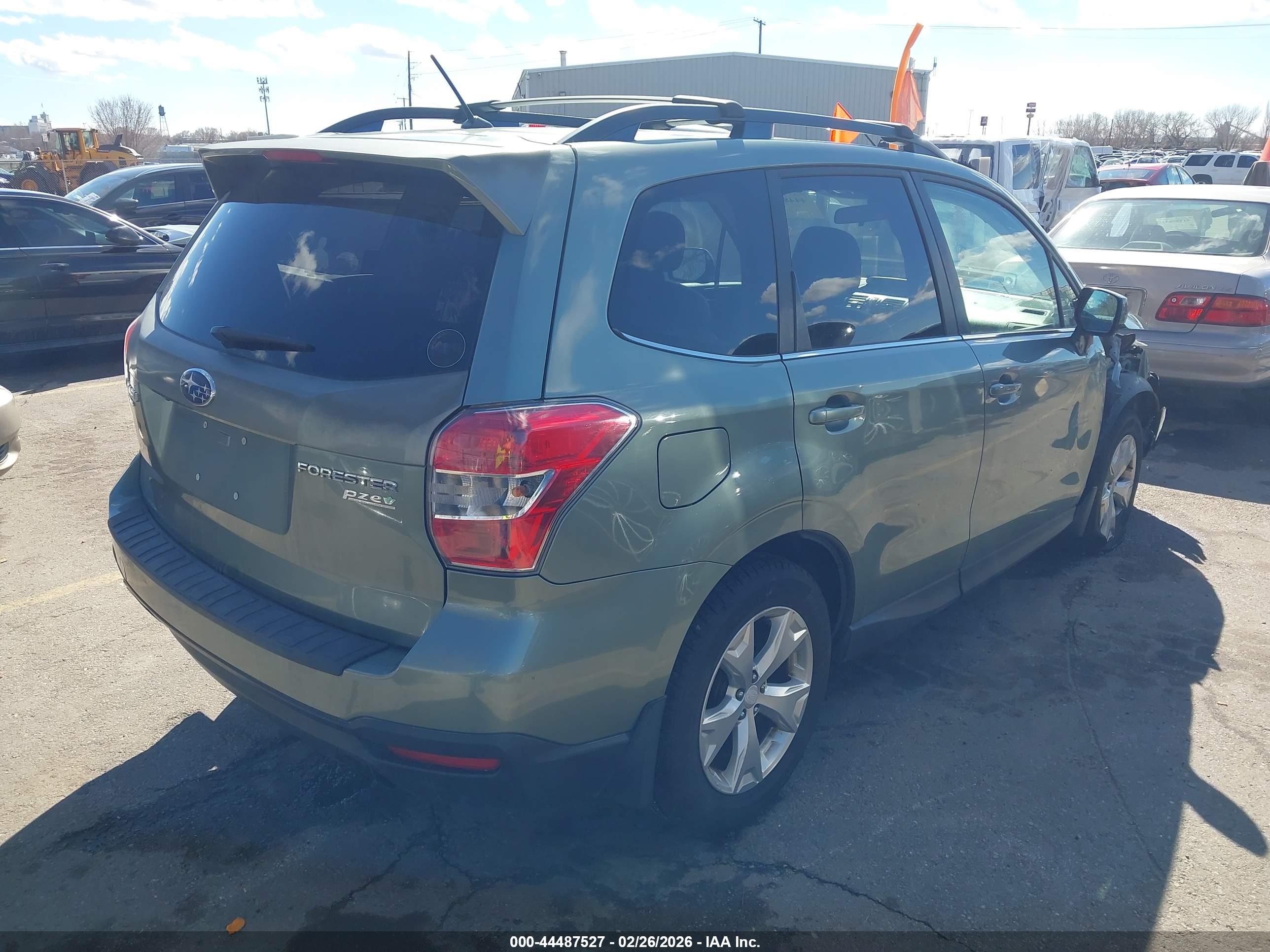 SUBARU FORESTER image 4