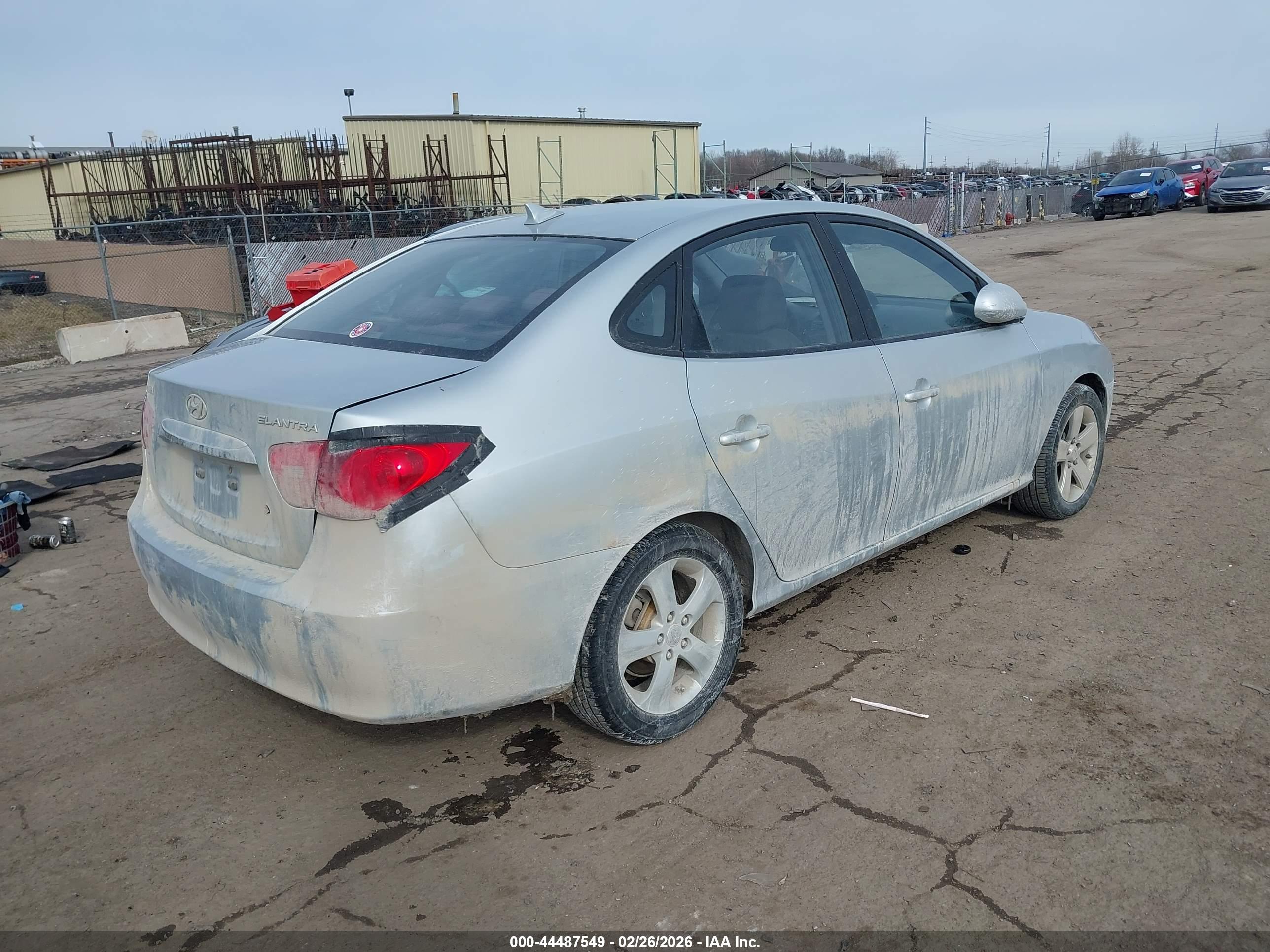 HYUNDAI ELANTRA image 4