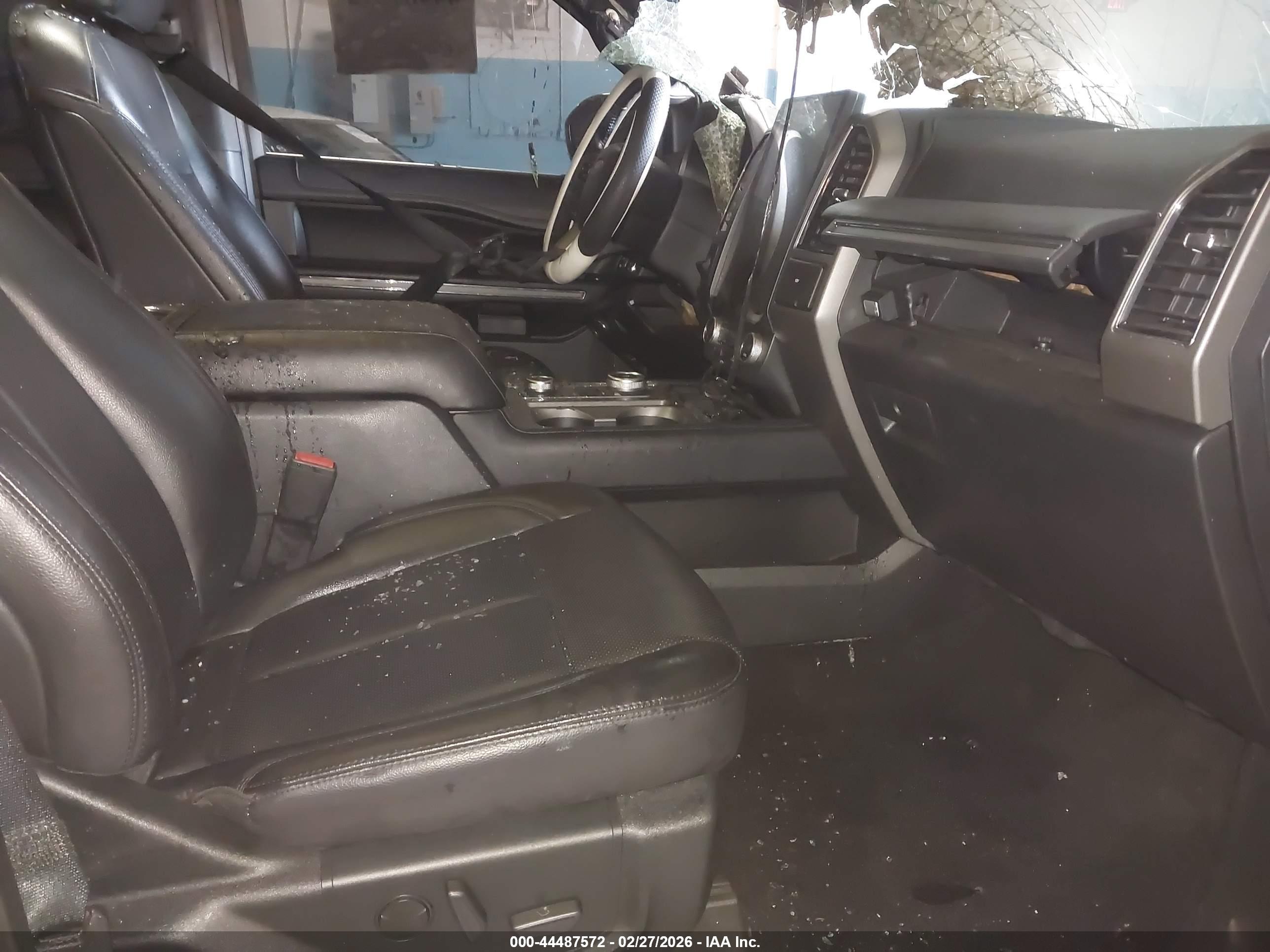 FORD EXPEDITION image 5