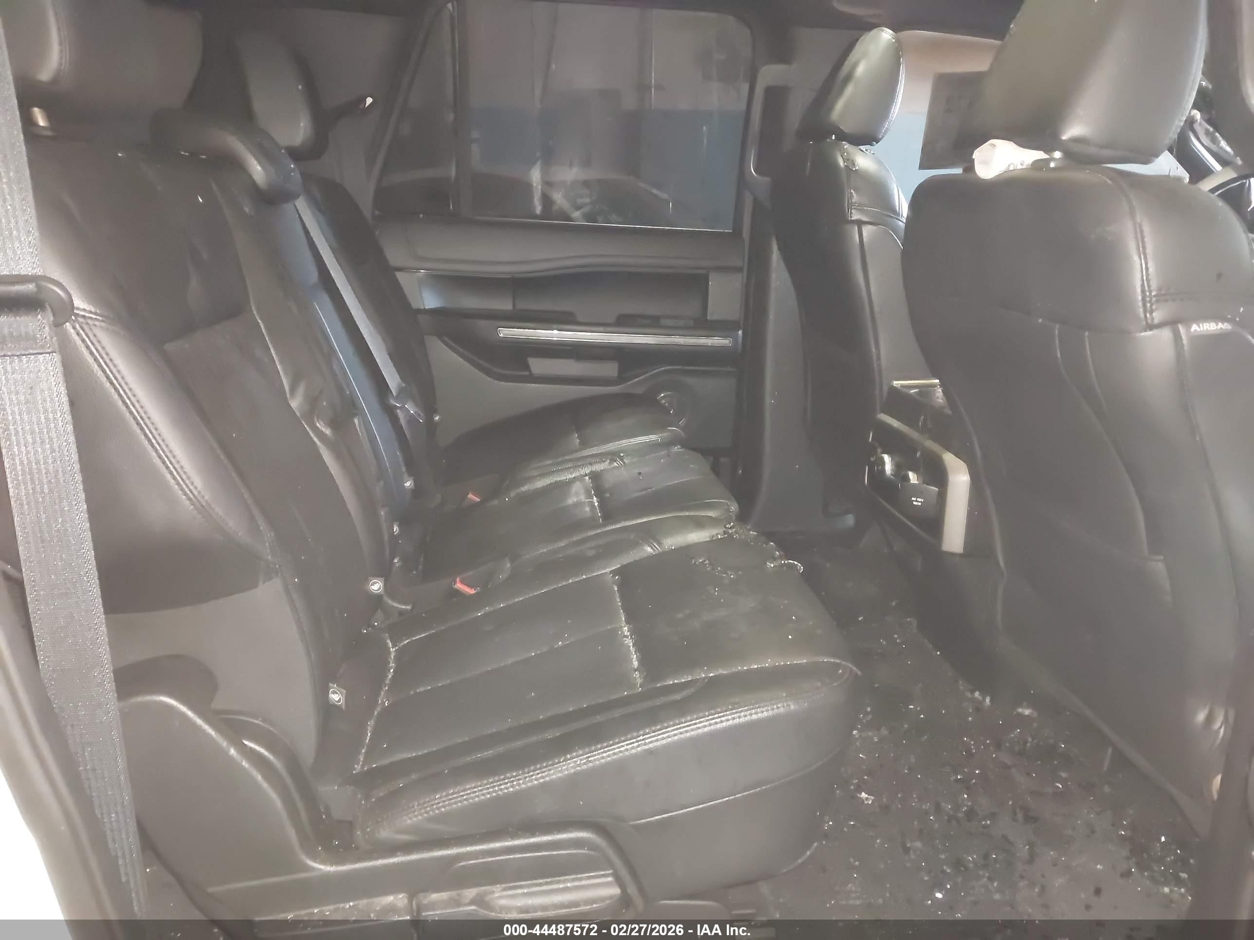 FORD EXPEDITION image 8