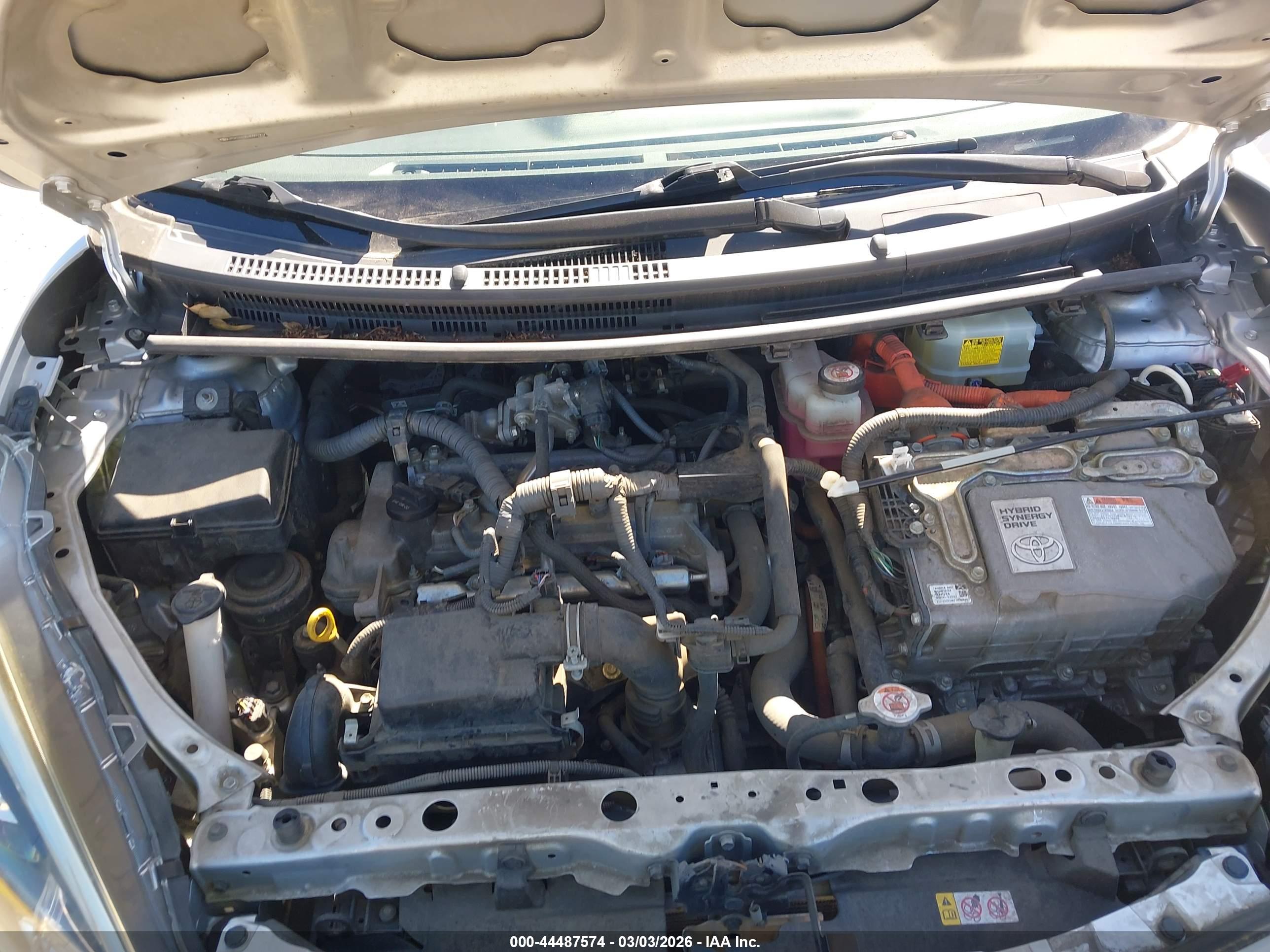 TOYOTA PRIUS image 10