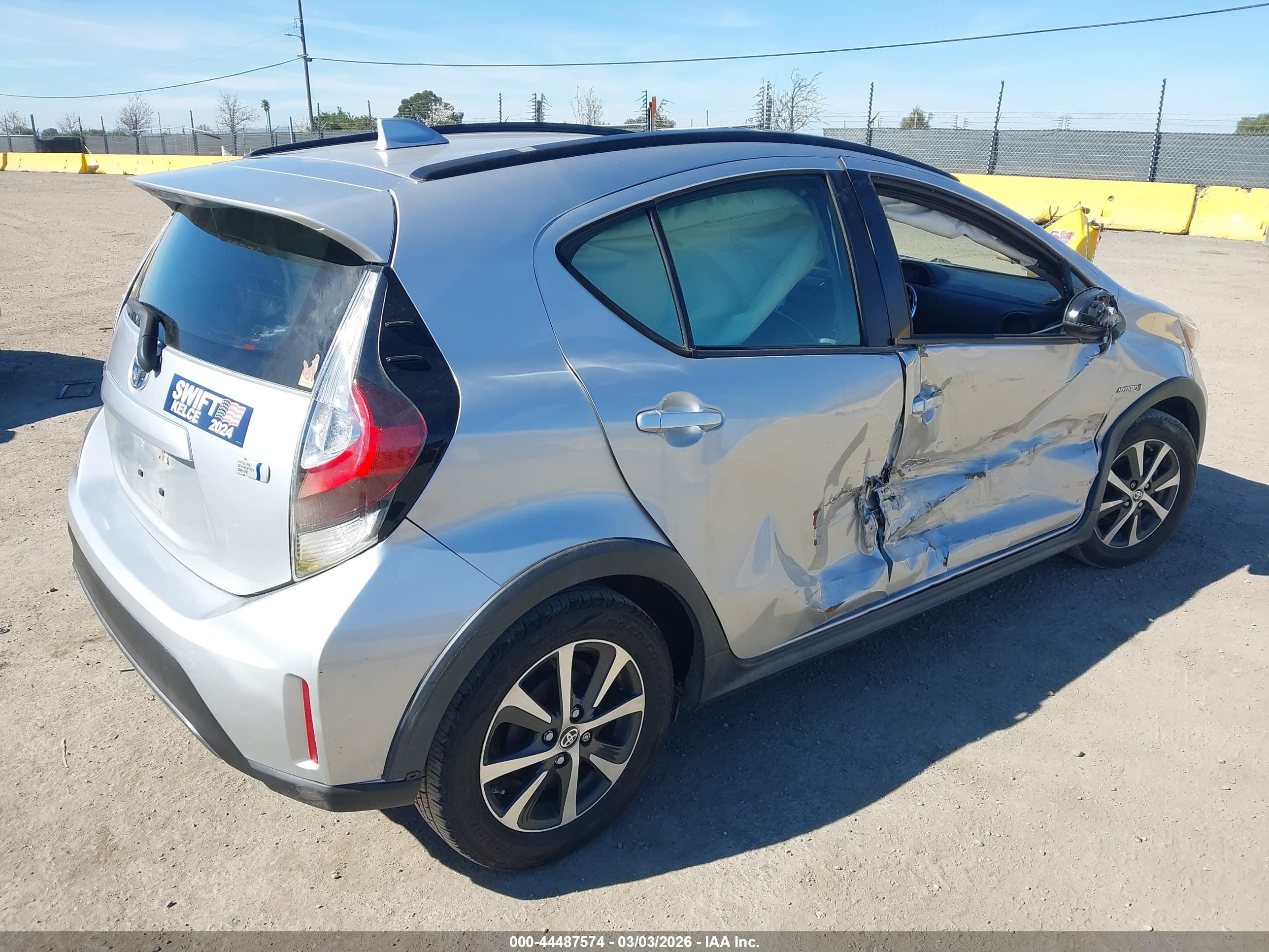 TOYOTA PRIUS image 4