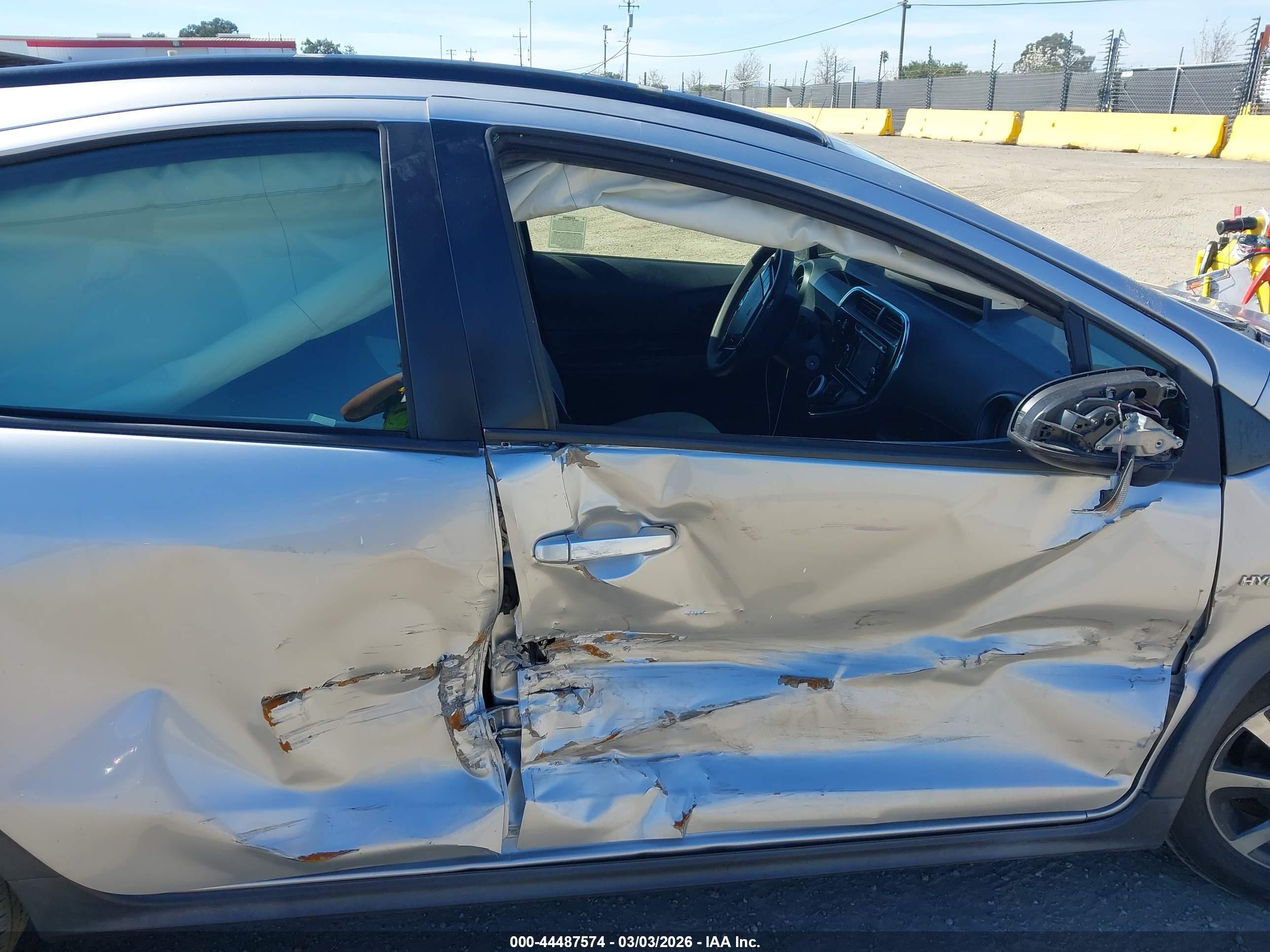 TOYOTA PRIUS image 6