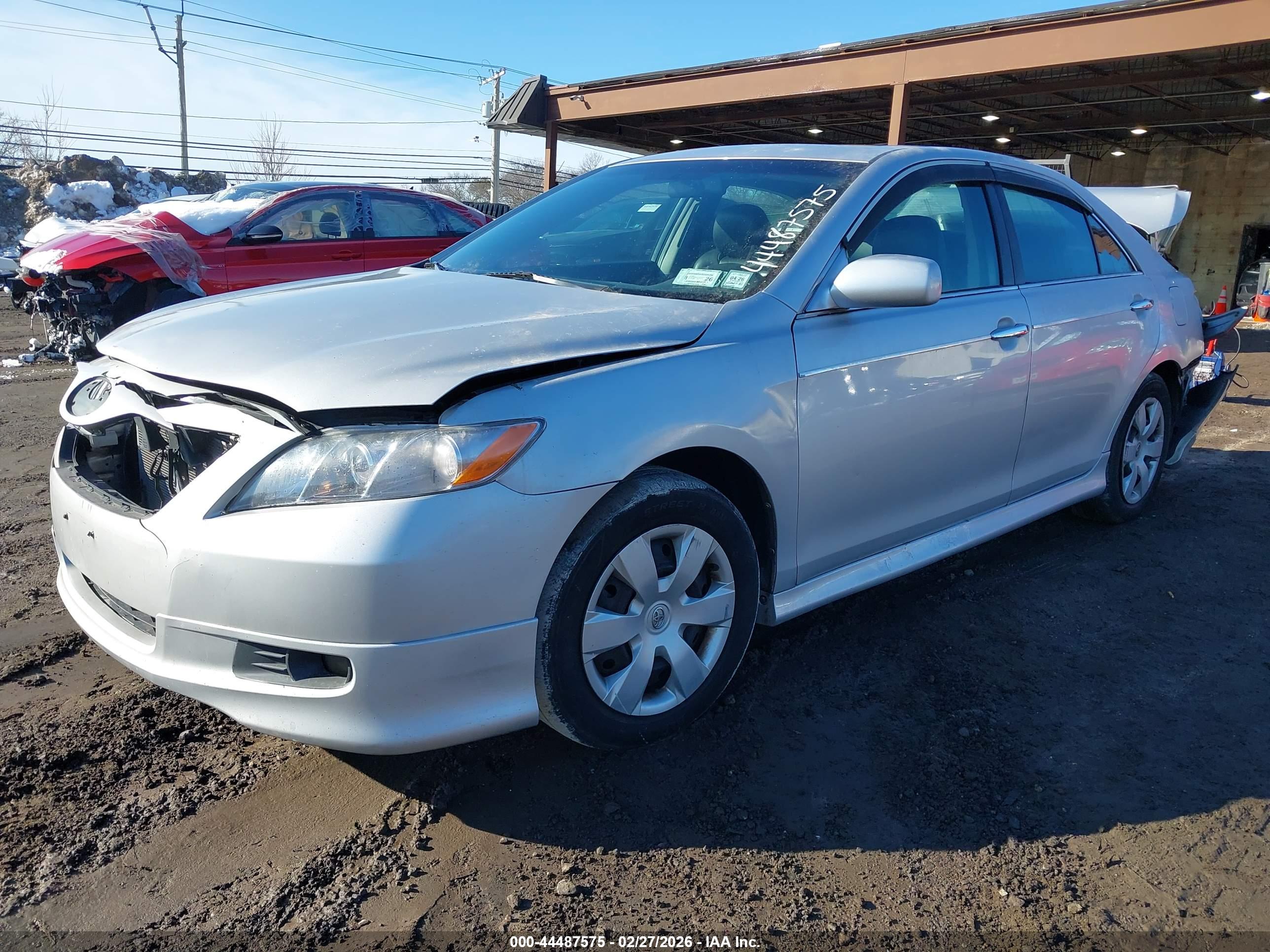 TOYOTA CAMRY image 2