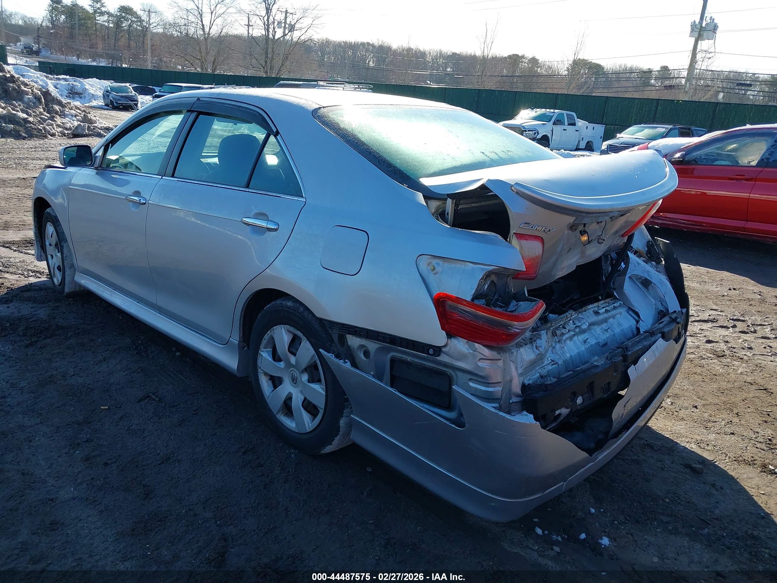 TOYOTA CAMRY image 3