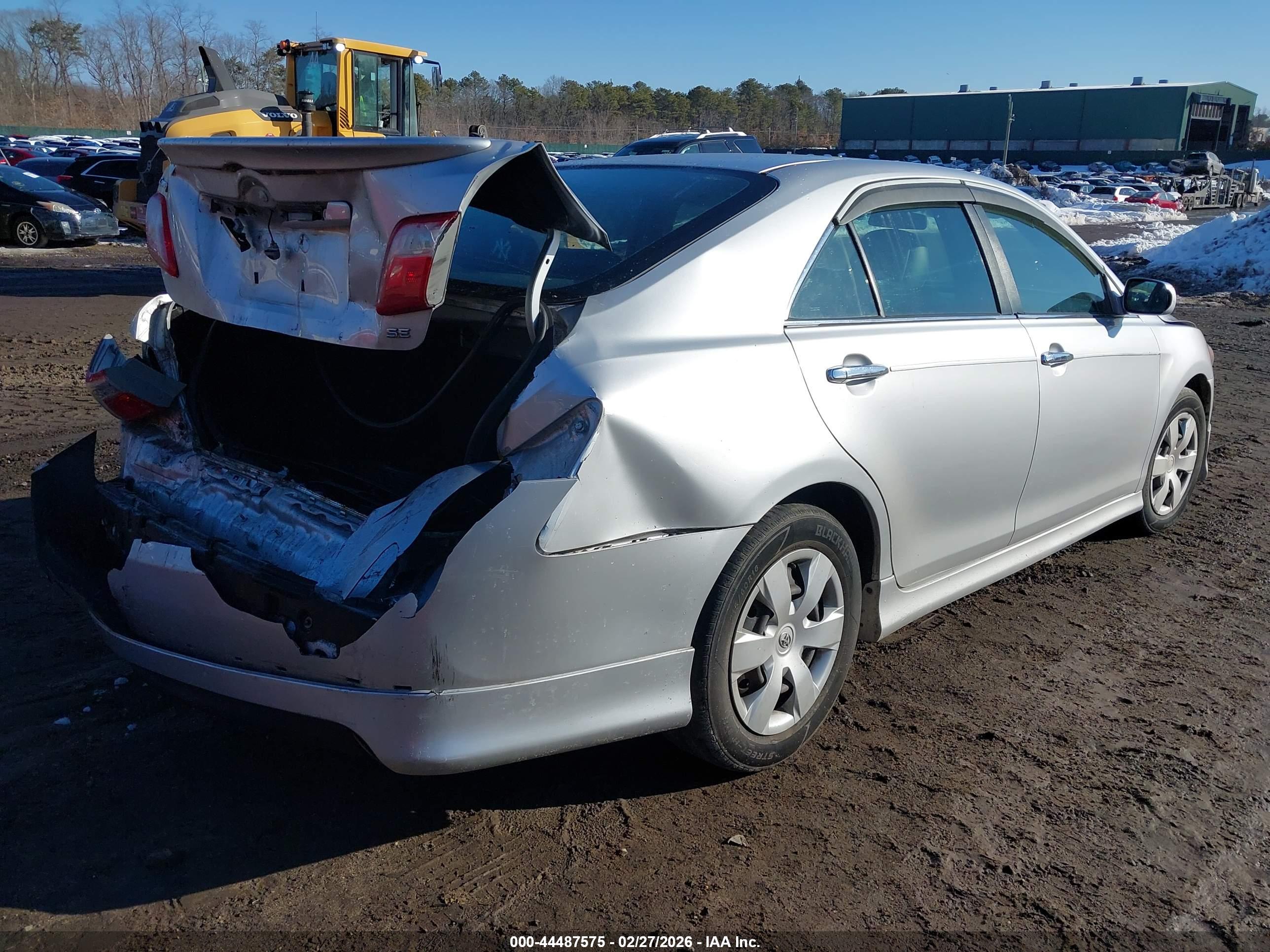 TOYOTA CAMRY image 4